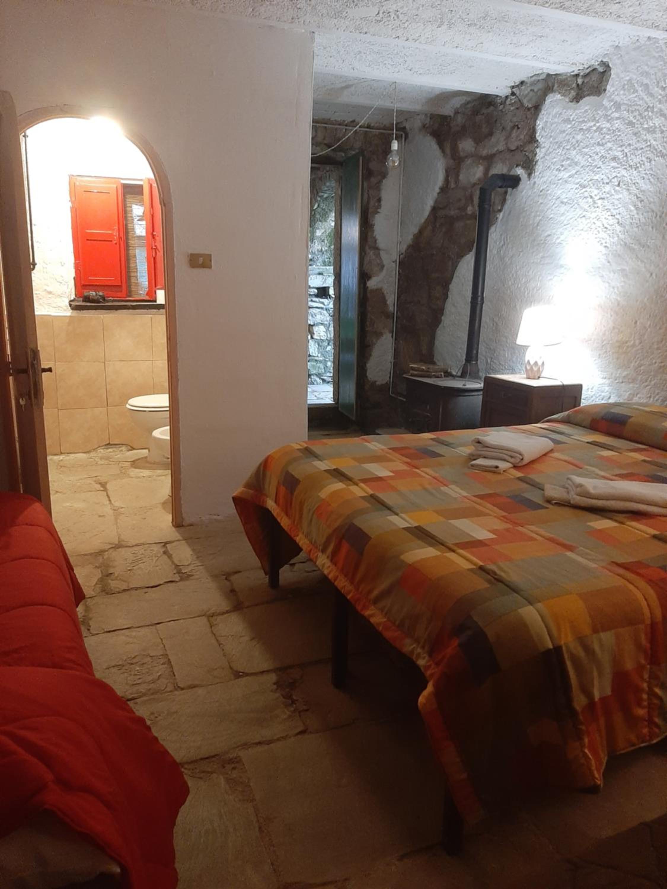 Quadruple Room with Private Bathroom photo 2