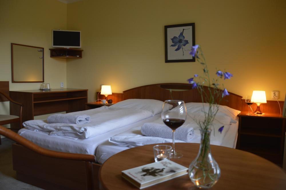 Deluxe Double Room with Shower photo 3