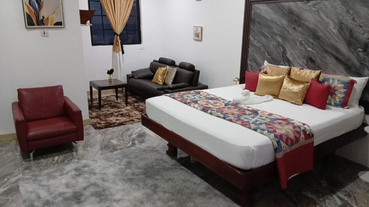 King Room with Pool View photo 2