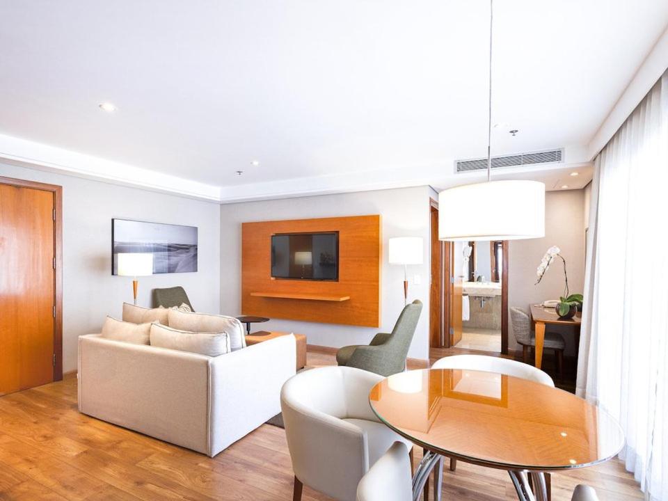 Two-Bedroom Suite thumbnail 6