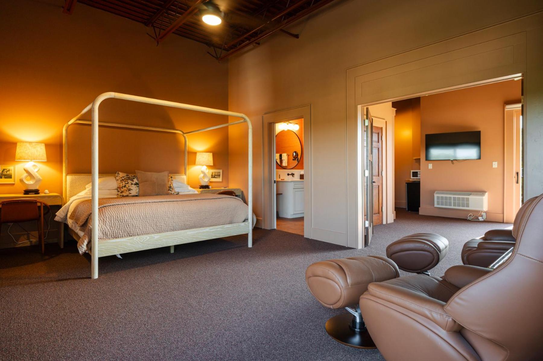 Deluxe Suite