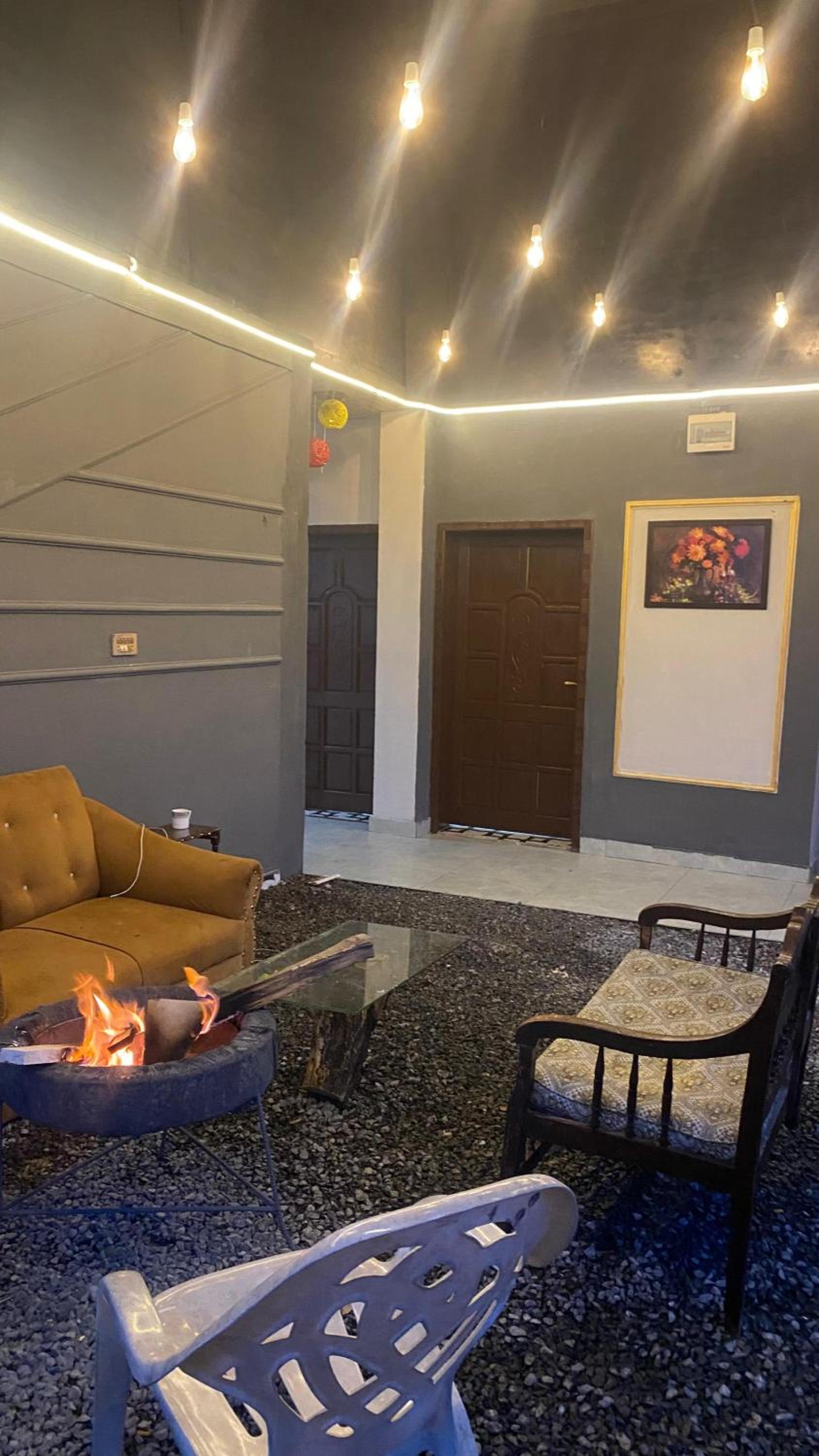 Four-Bedroom Apartment with Balcony 