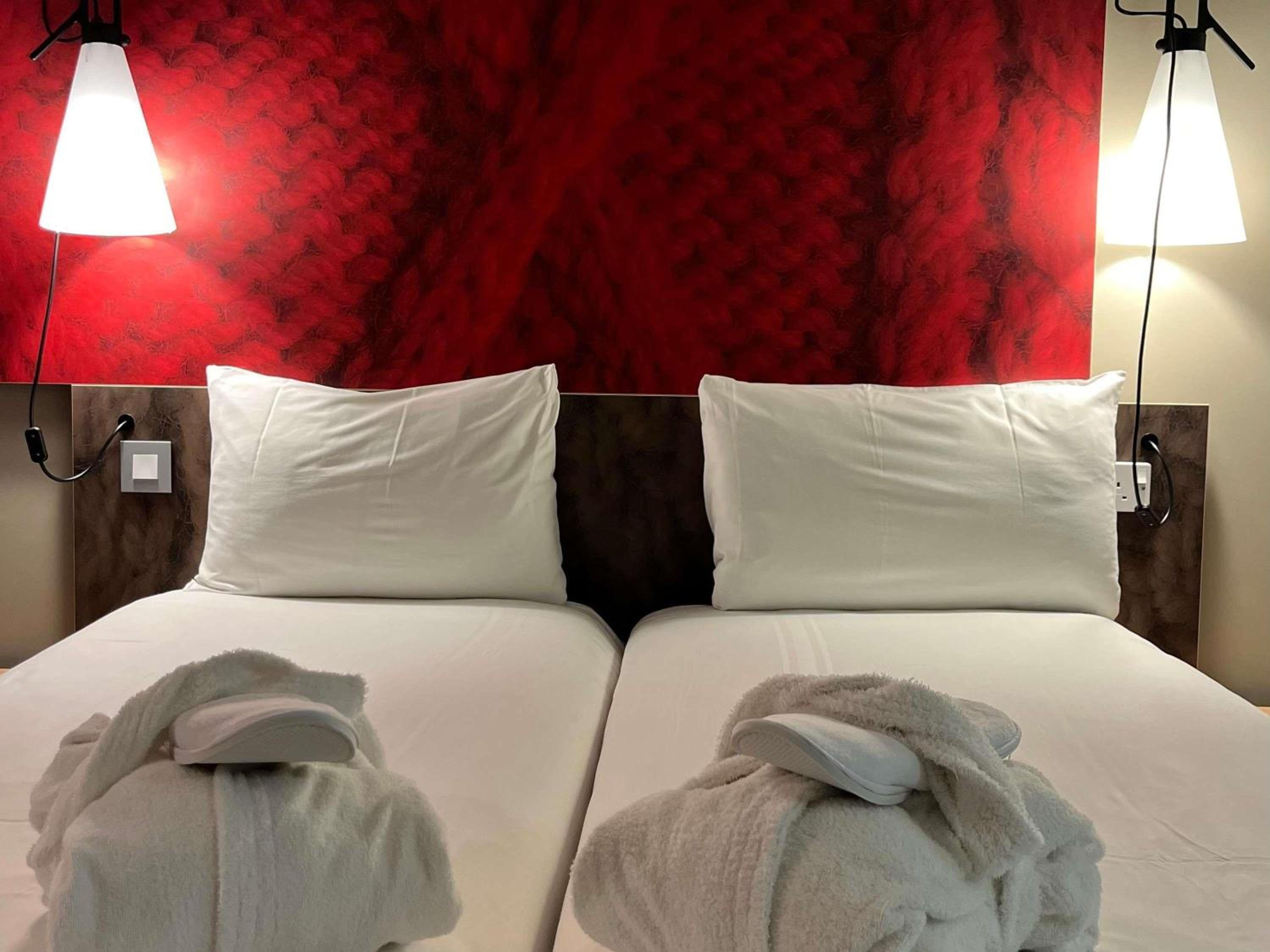 Premium Twin Room photo 3
