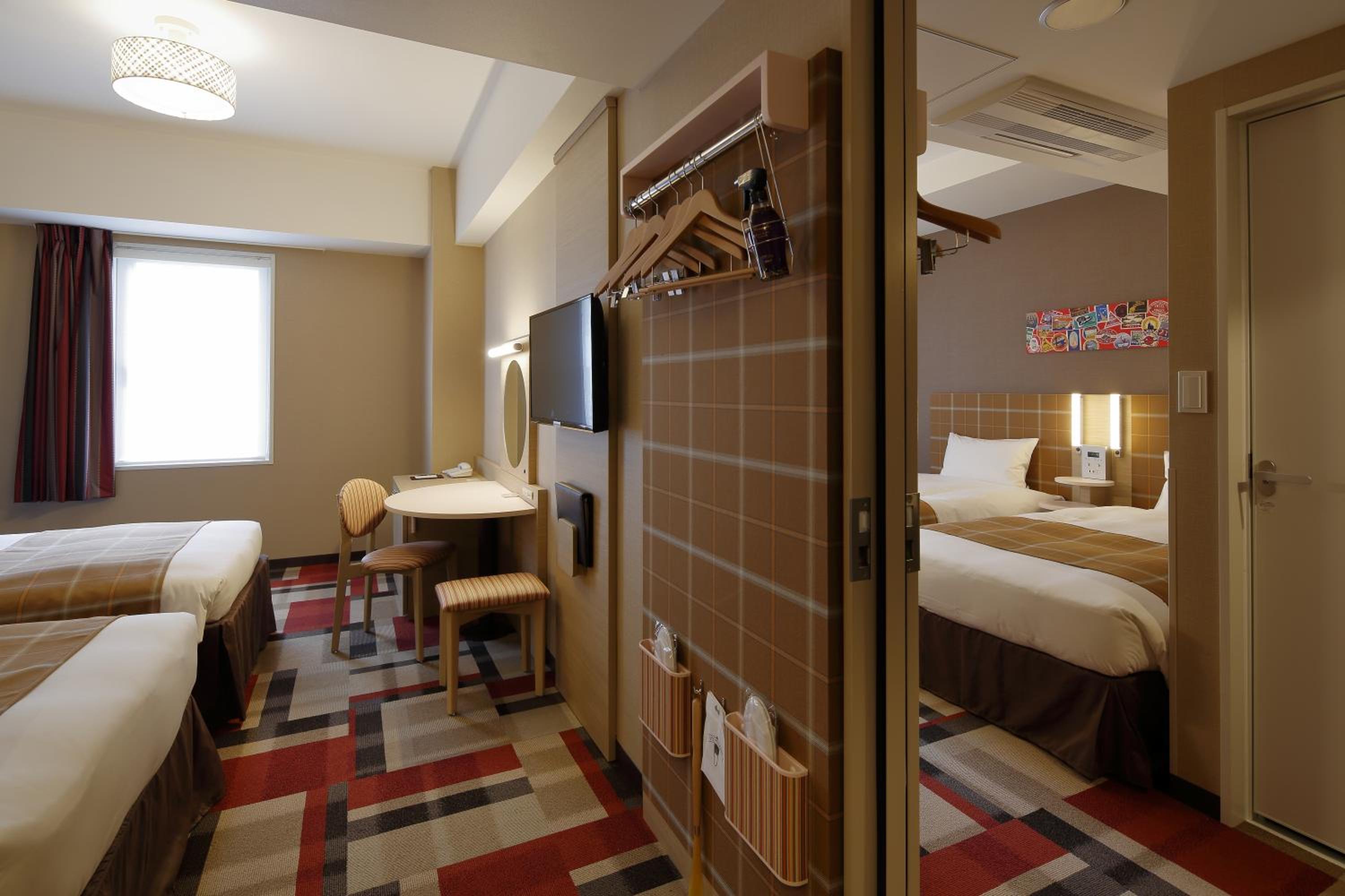 Two Connecting Superior Twin Rooms - Non-Smoking photo 3