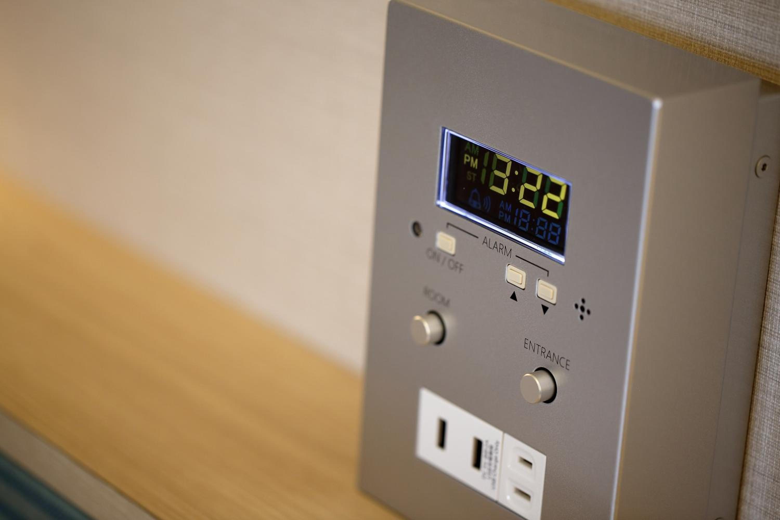Moderate Double Room Single Use - Non-Smoking - Photo 19