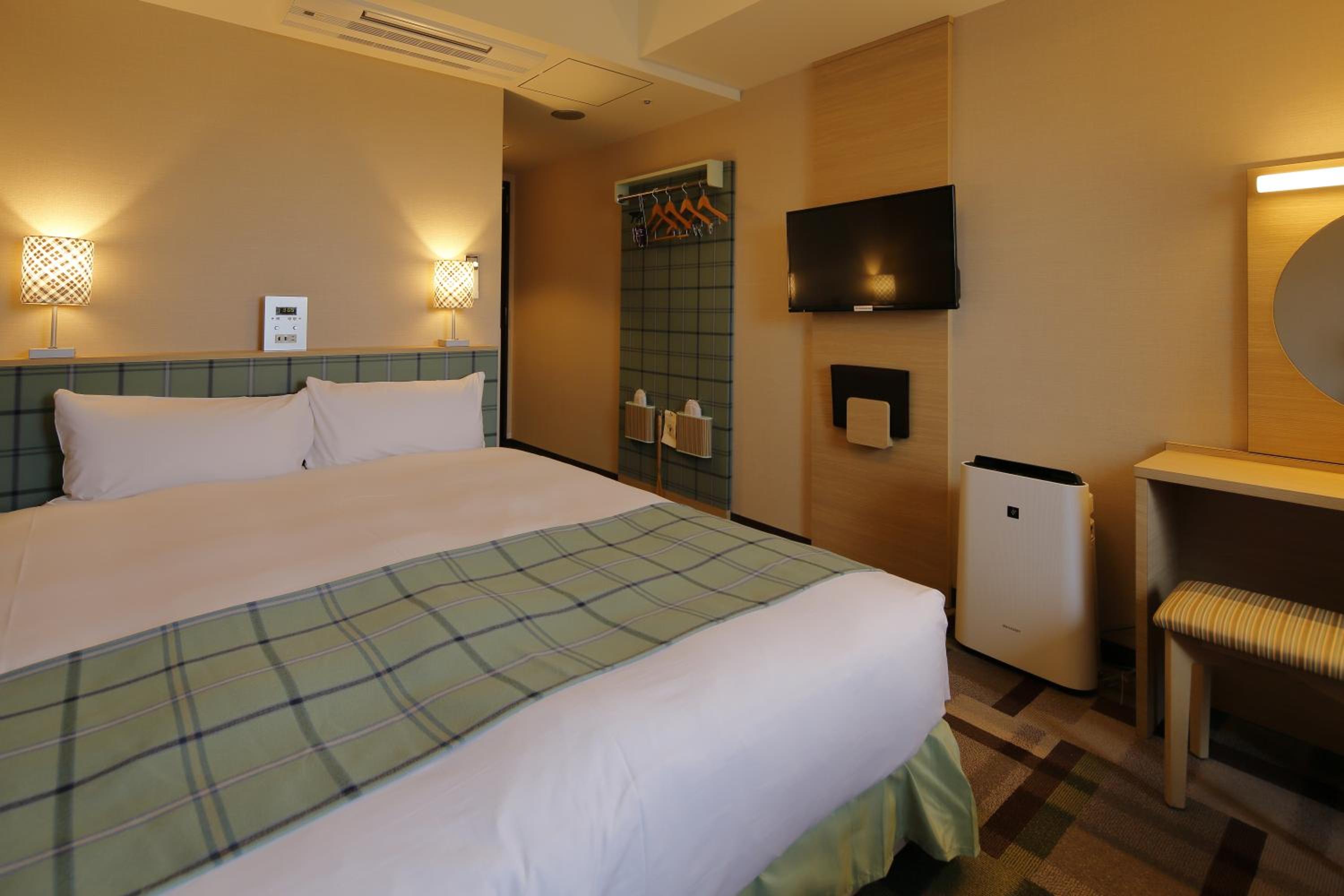 Moderate Double Room Single Use - Non-Smoking - Photo 6