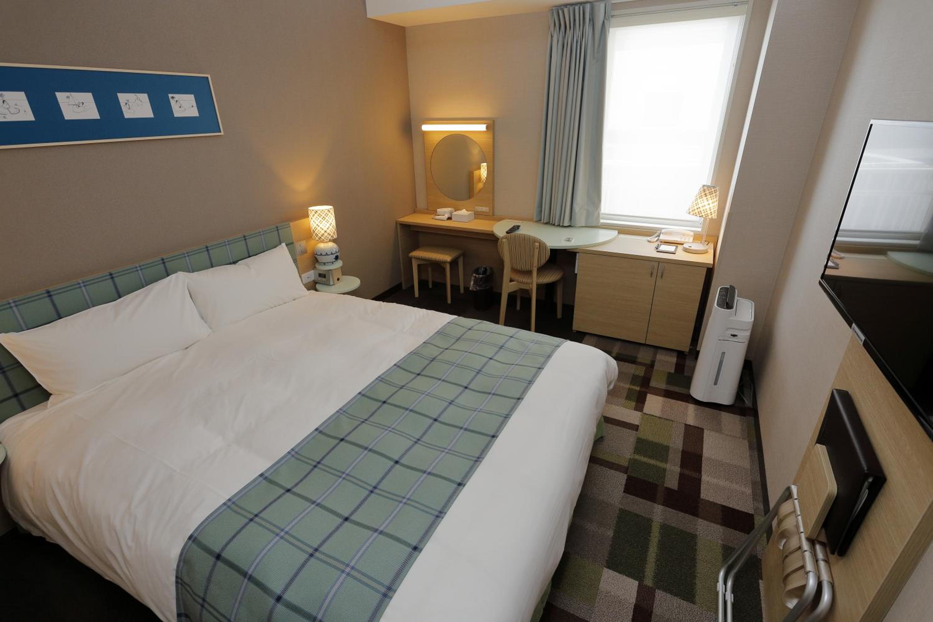 Moderate Double Room Single Use - Non-Smoking - Photo 8