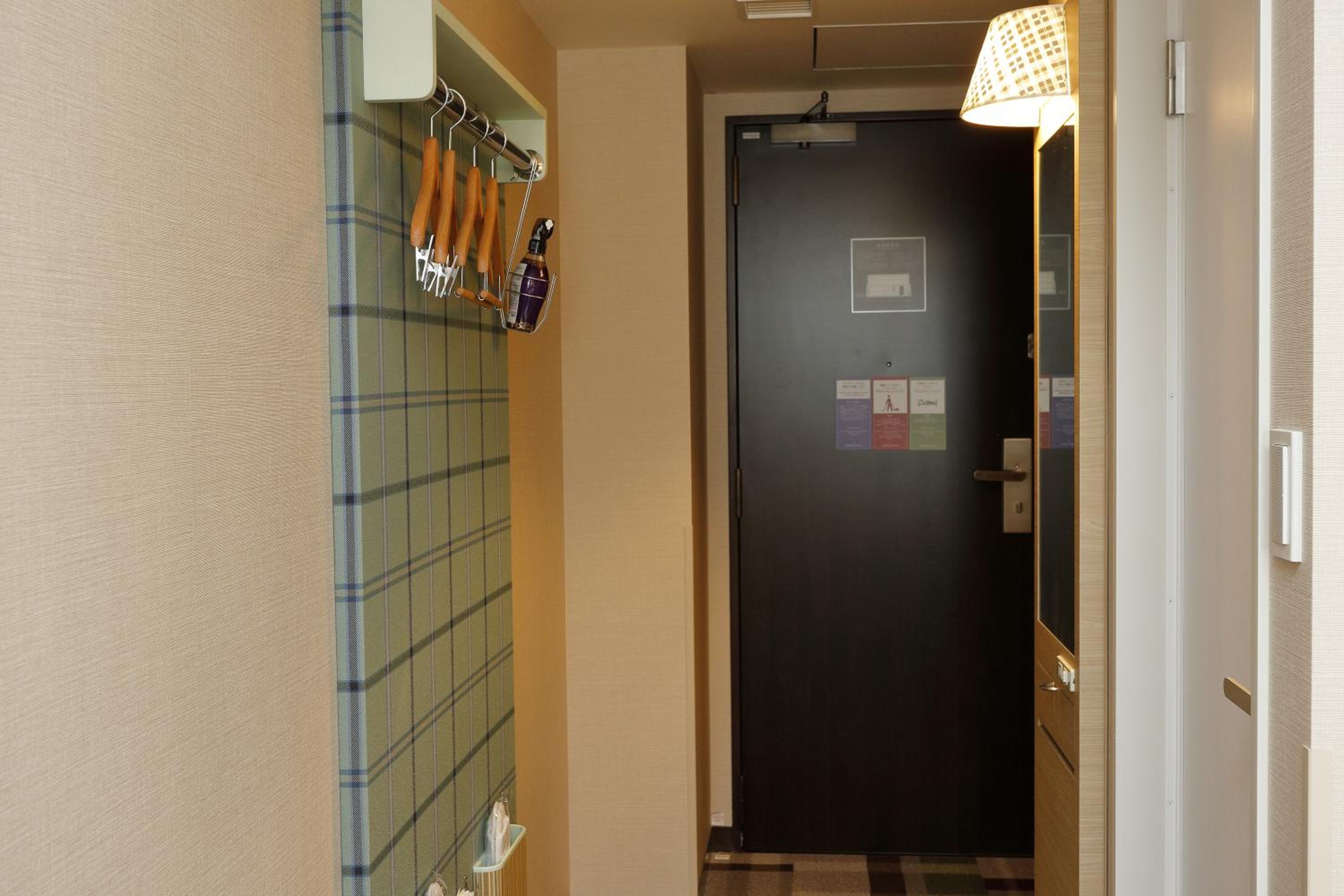 Moderate Double Room Single Use - Non-Smoking - Photo 10