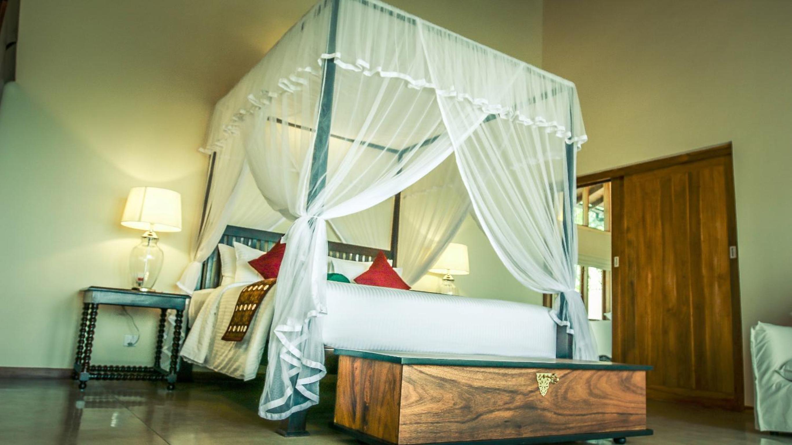 Queen Suite - Photo 15