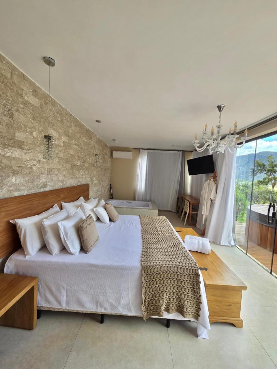 King Suite with Spa Bath photo 3