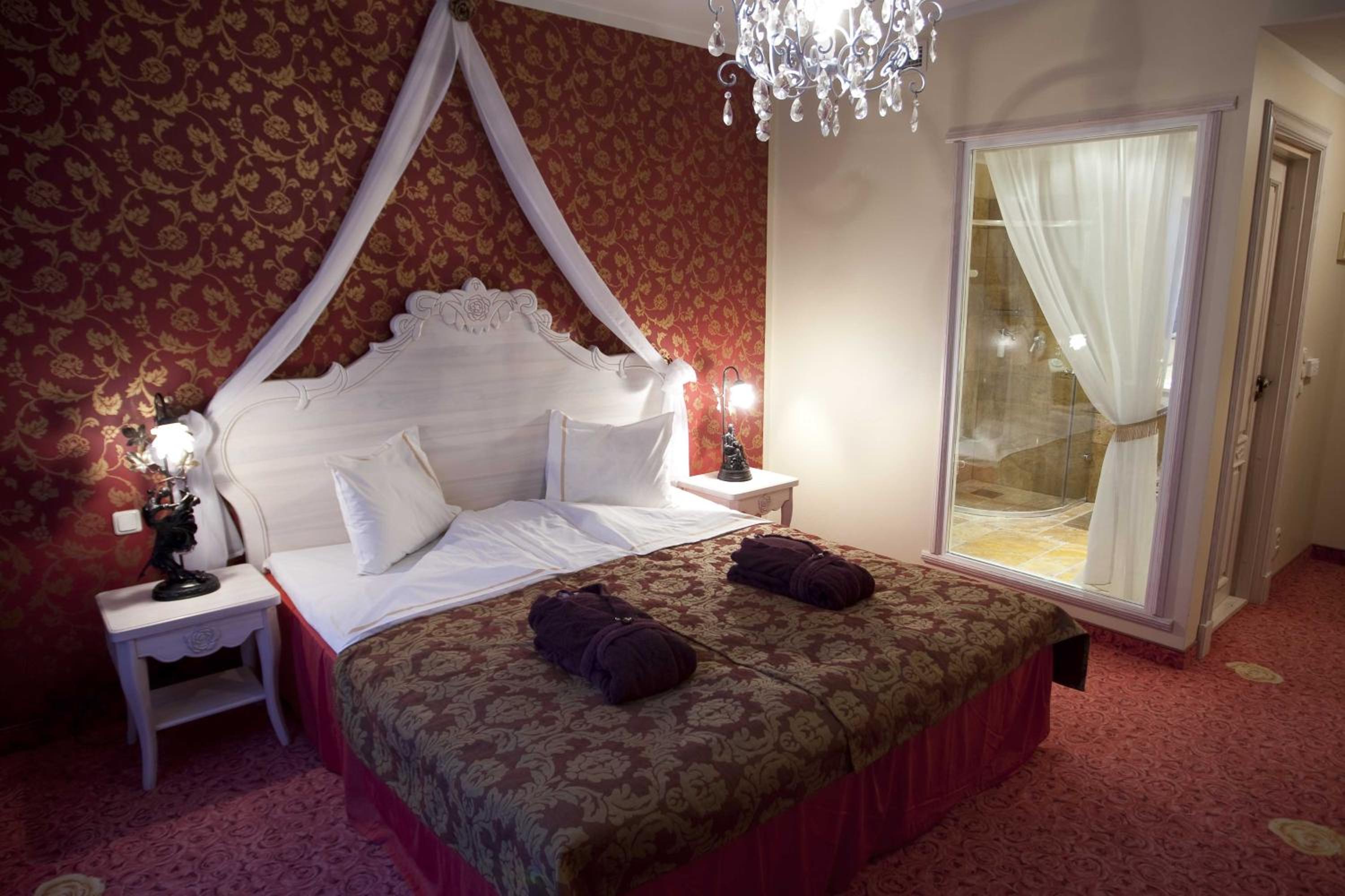 Double or Twin Room with Spa Access - Photo 2