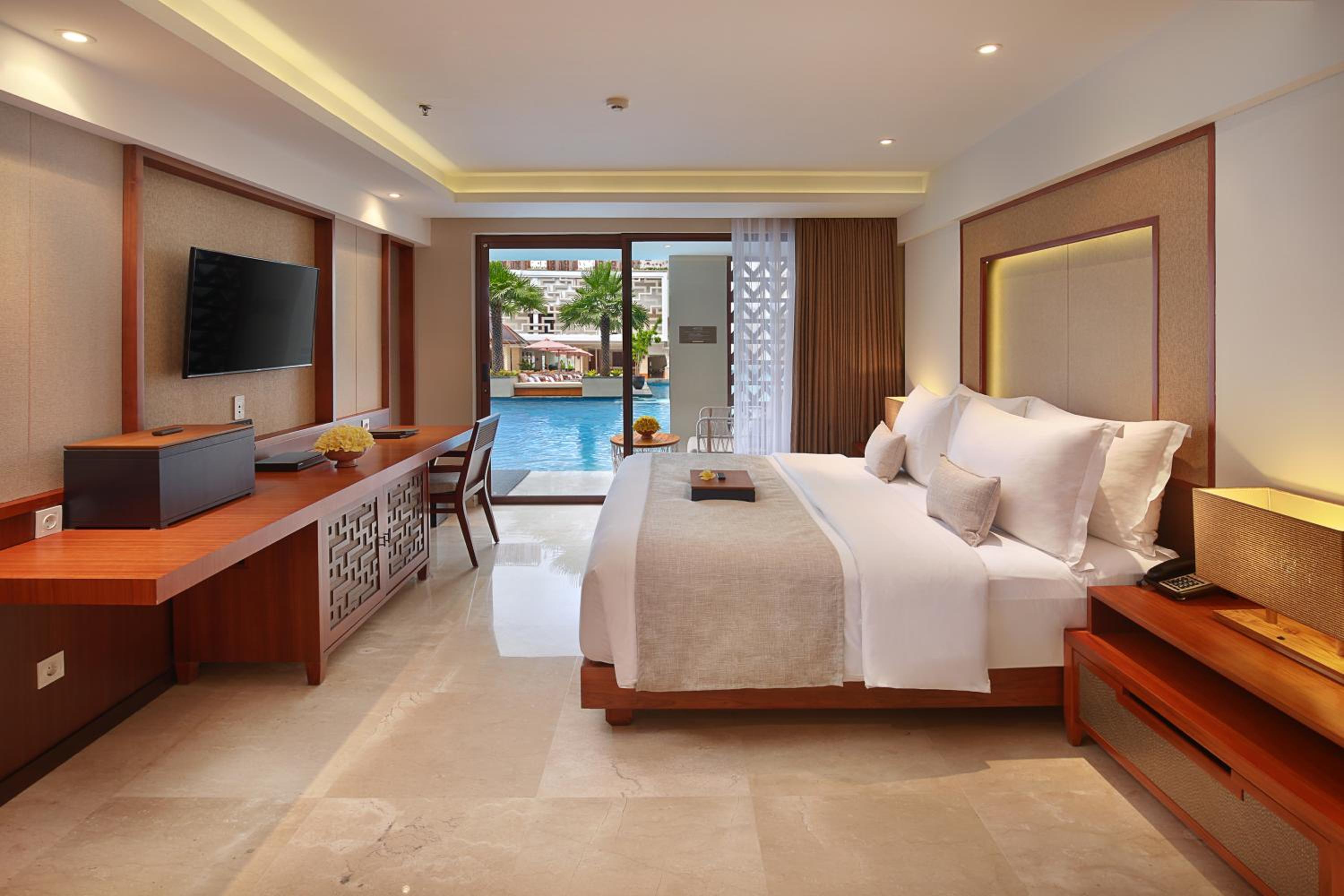 Superior Deluxe Lagoon Access with One-Time Mini-bar