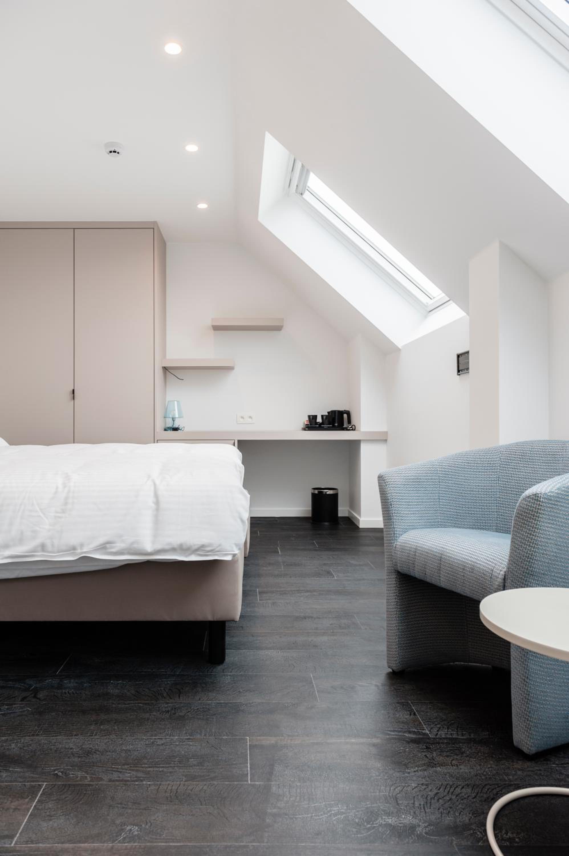 Standard Double or Twin Room - Photo 7