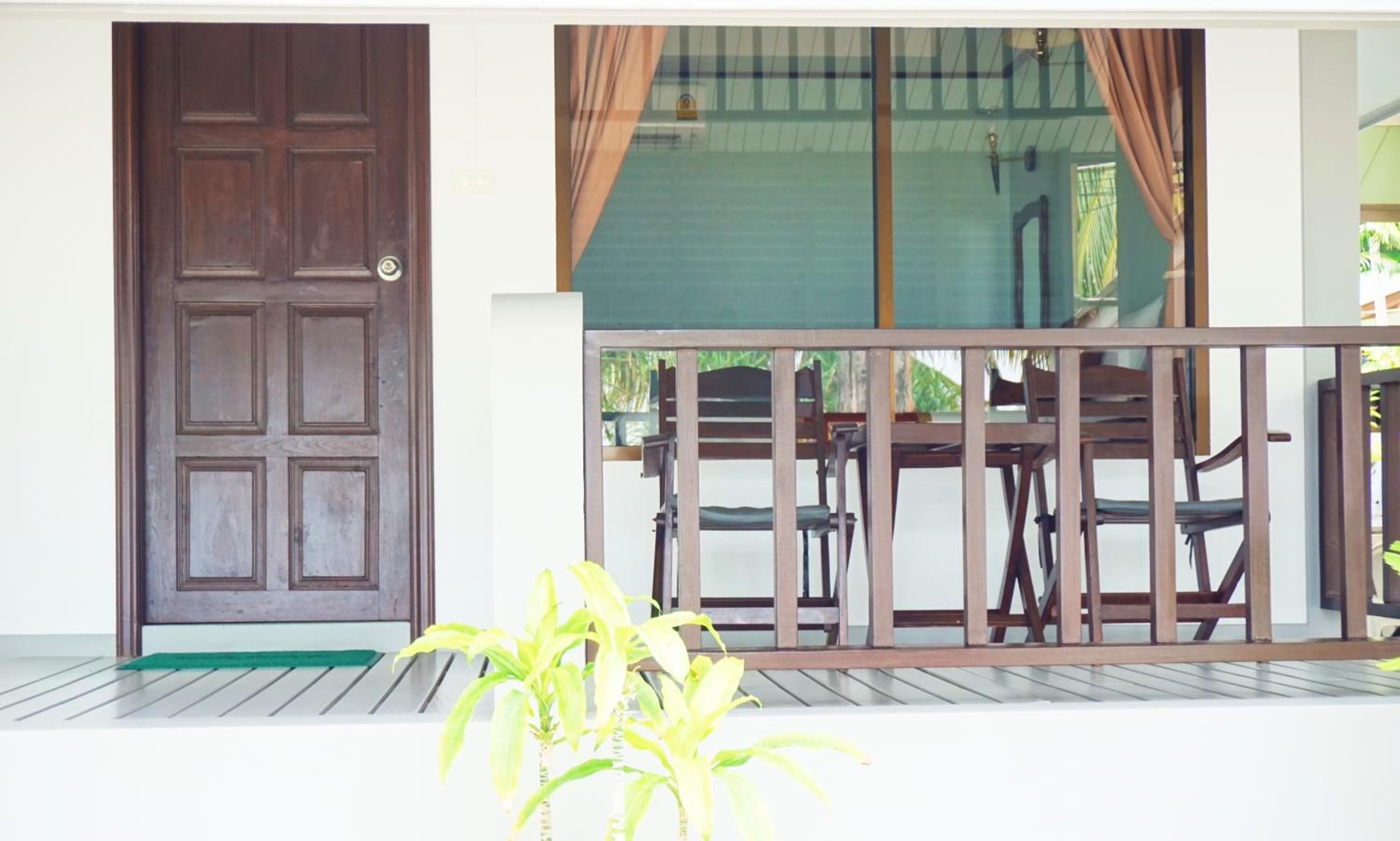 Sea View Bungalow - Photo 4