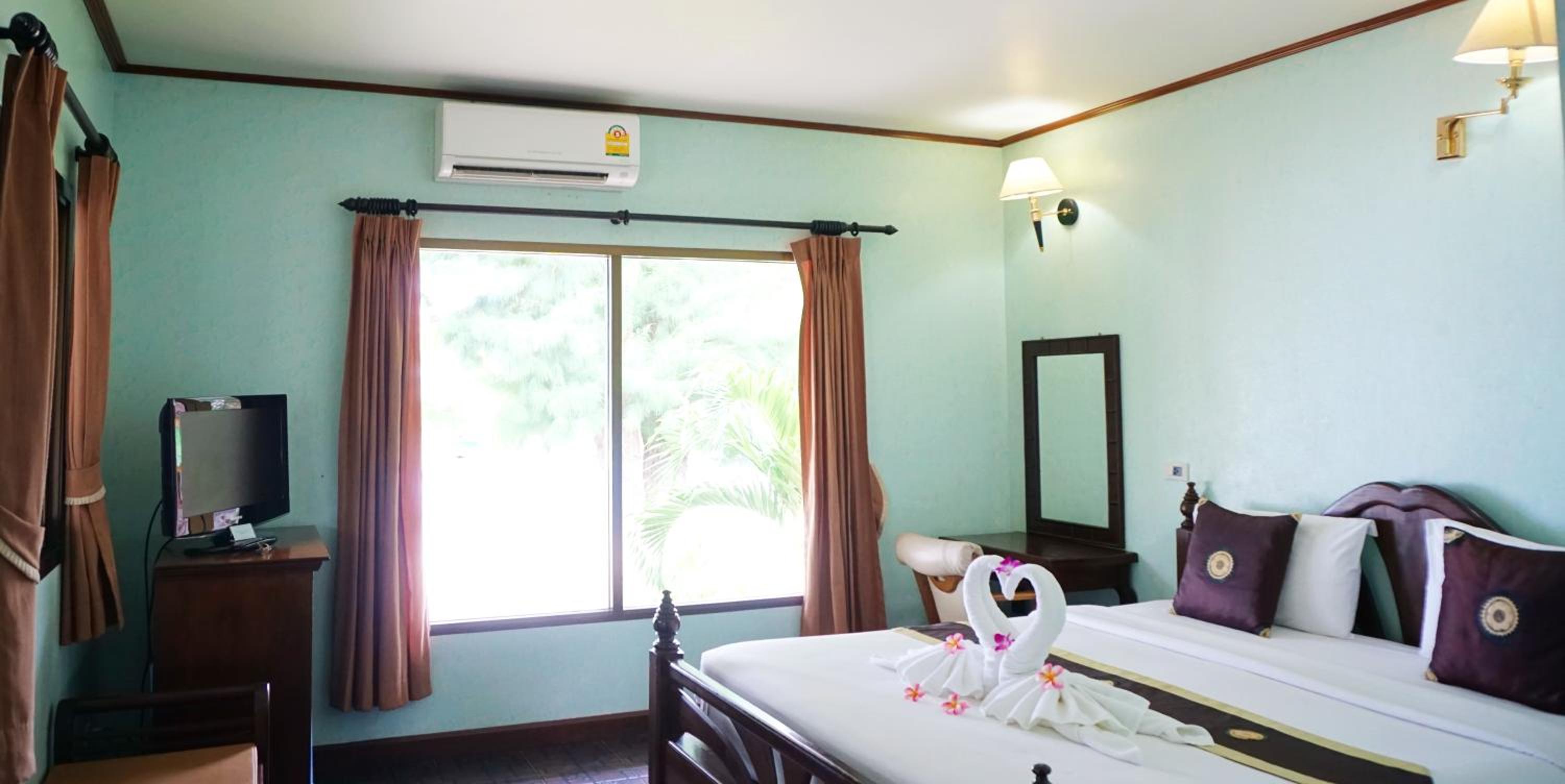 Sea View Bungalow - Photo 1
