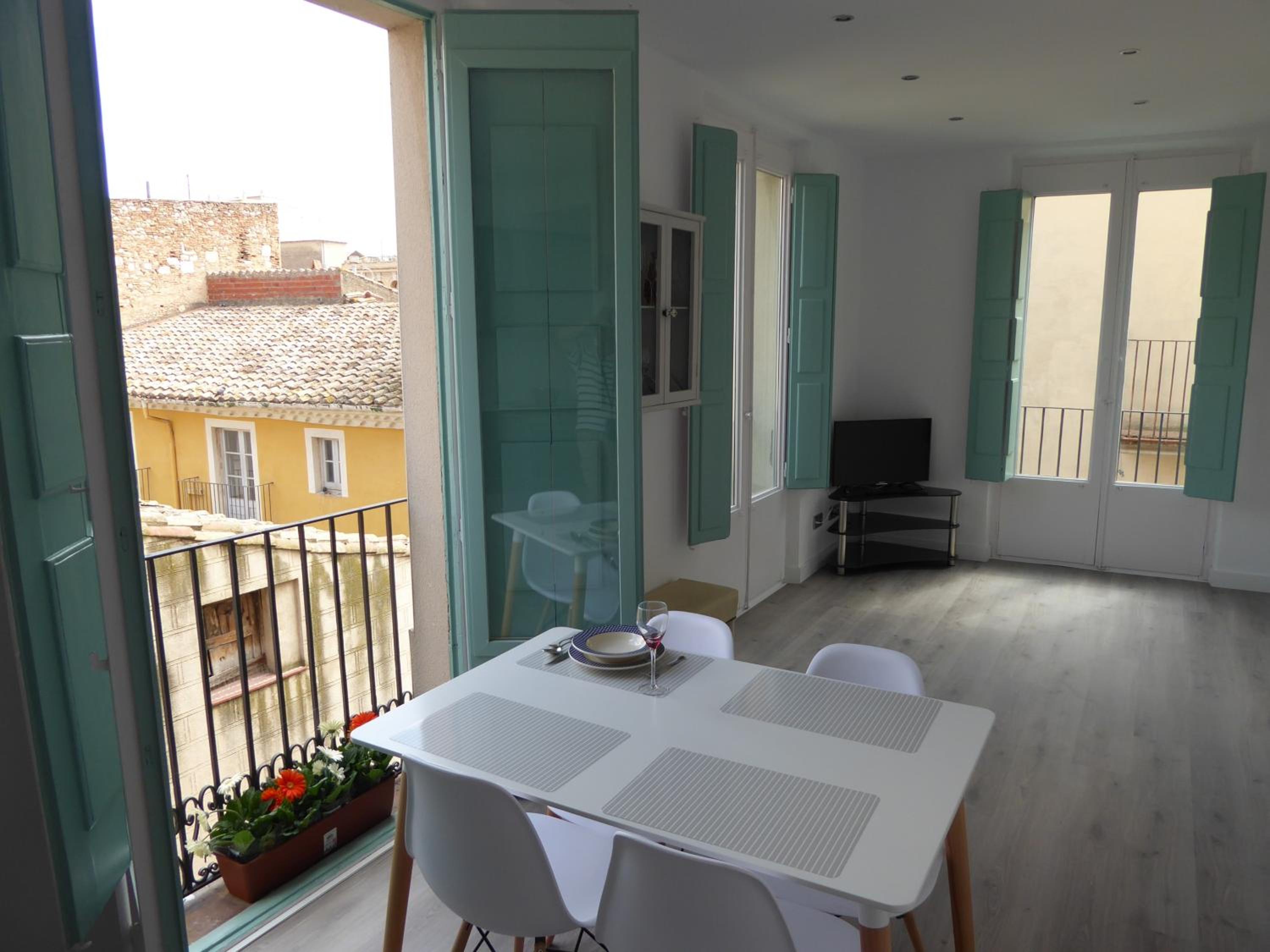 One-Bedroom Apartment - Photo 1