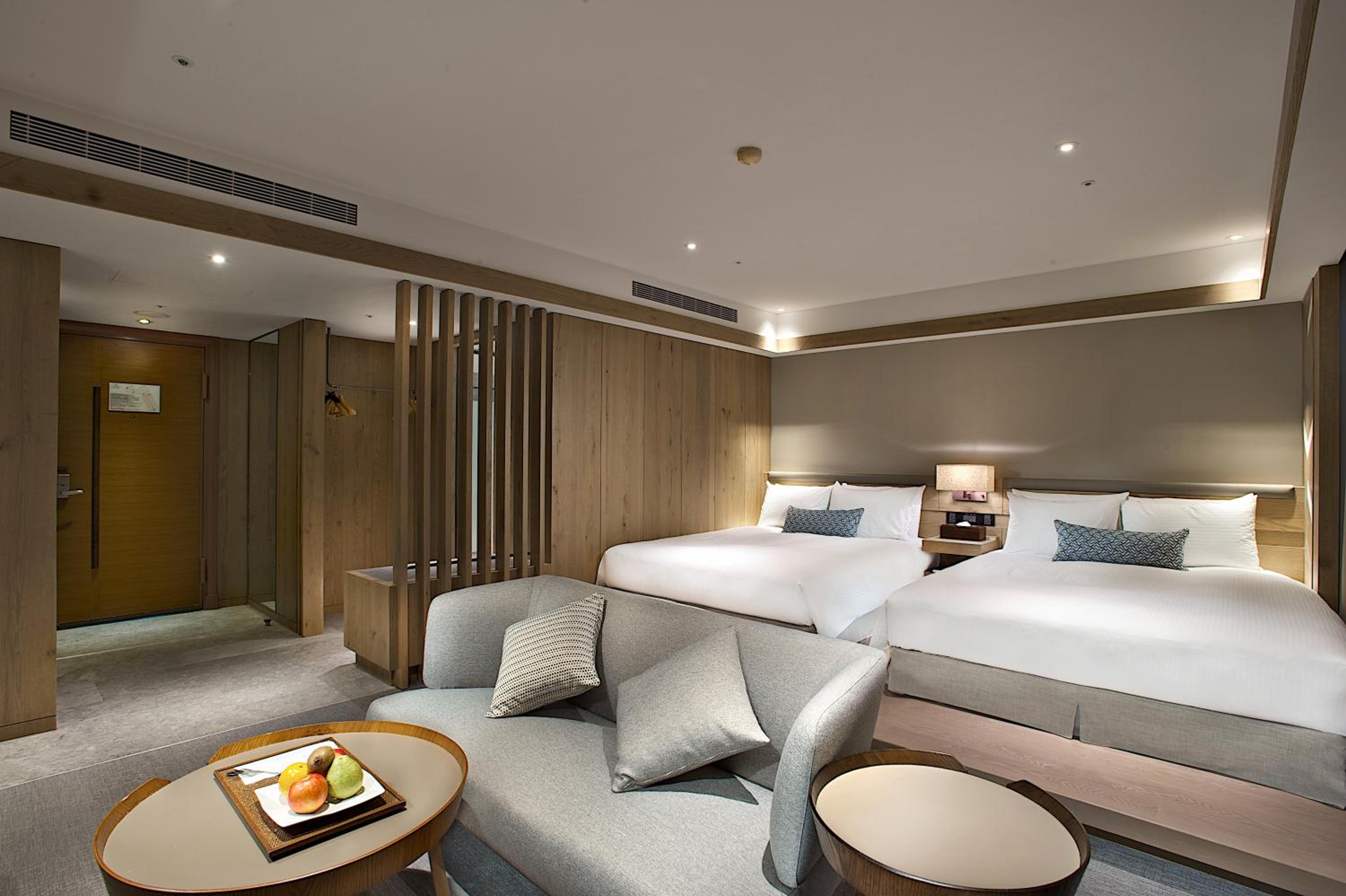 Deluxe Family Suite photo 2