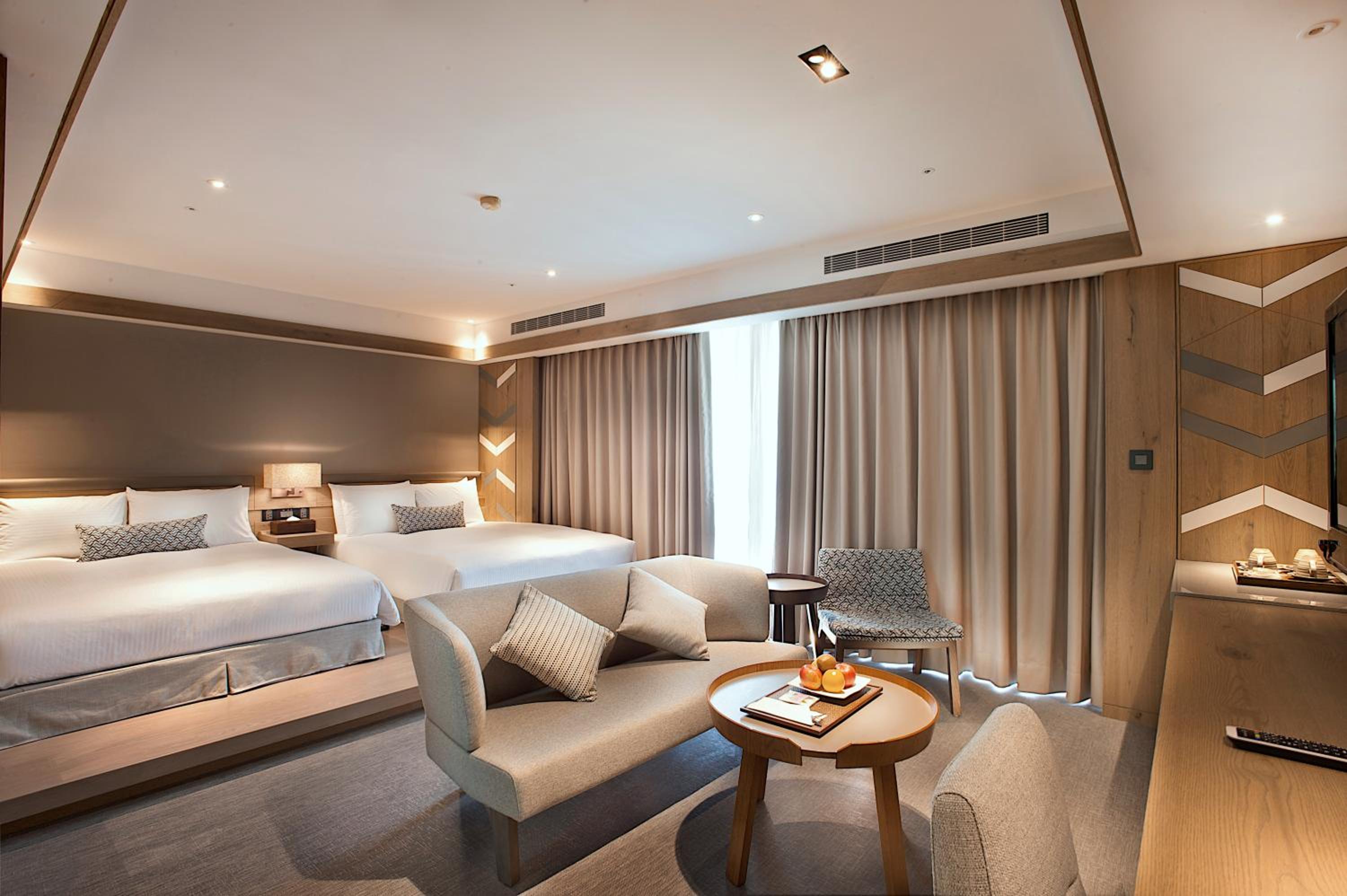 Deluxe Family Suite photo 1