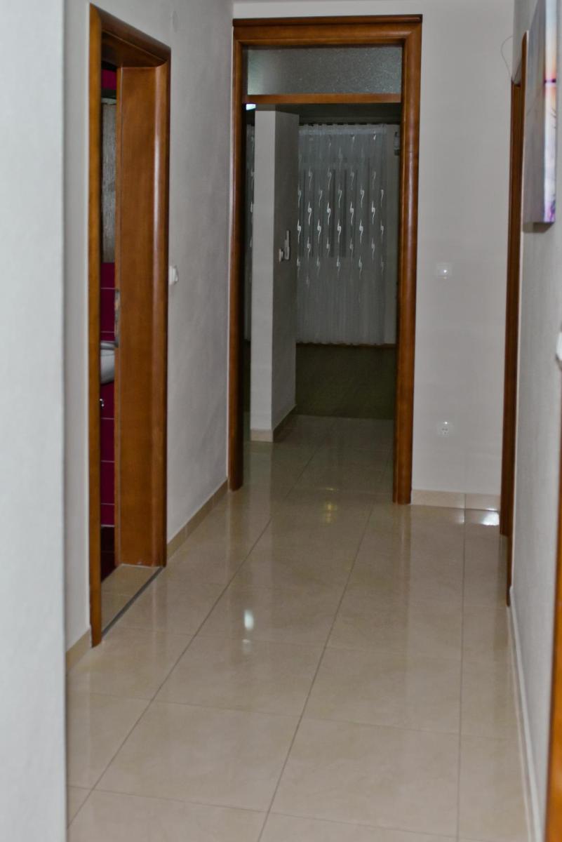 Three-Bedroom Apartment photo 2
