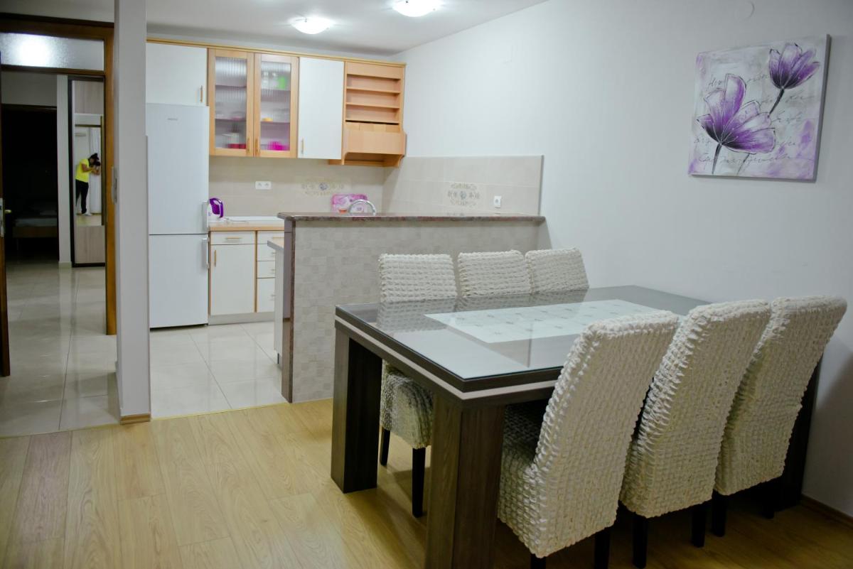 Three-Bedroom Apartment photo 3