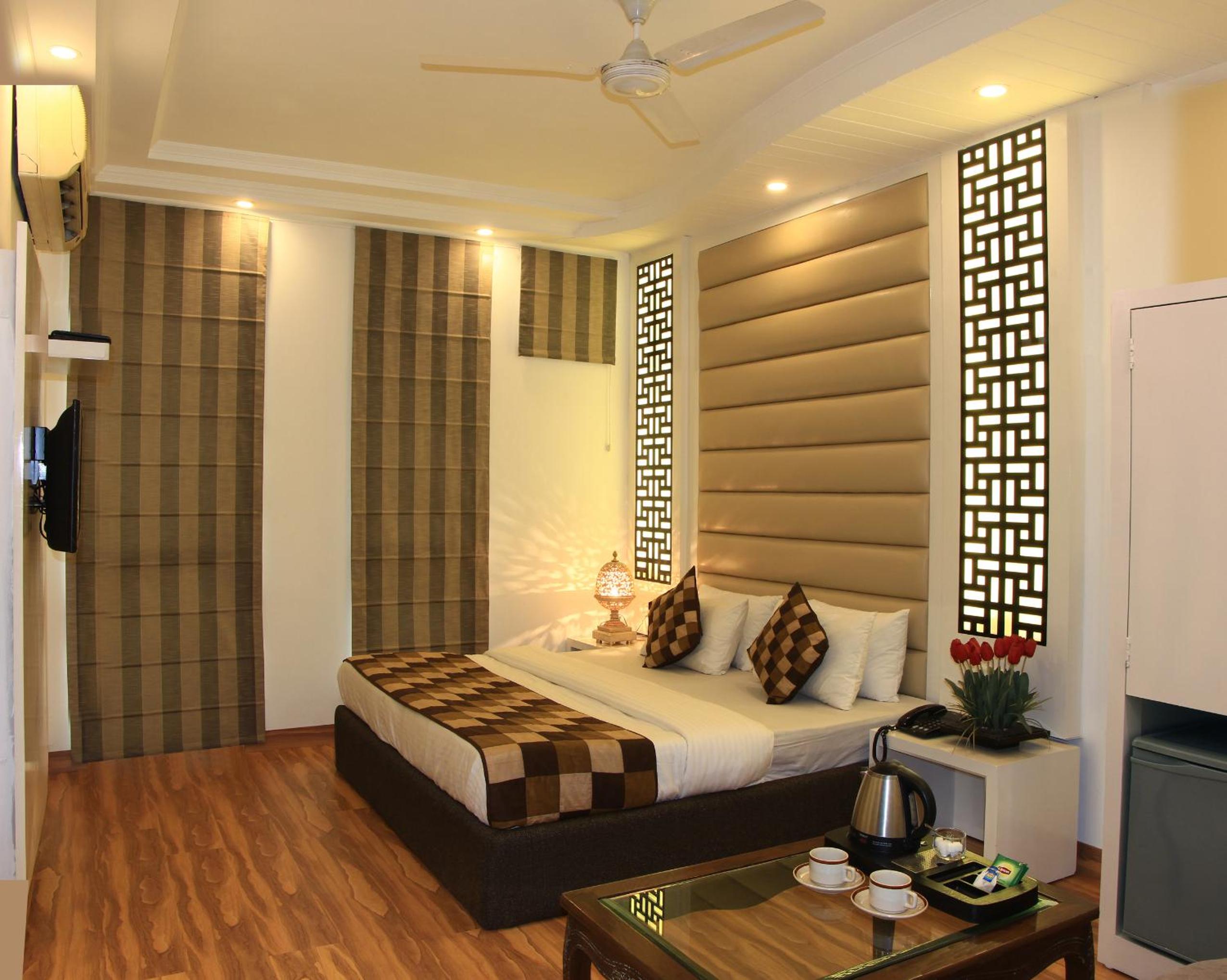 Premium Double or Twin Room - Photo 11