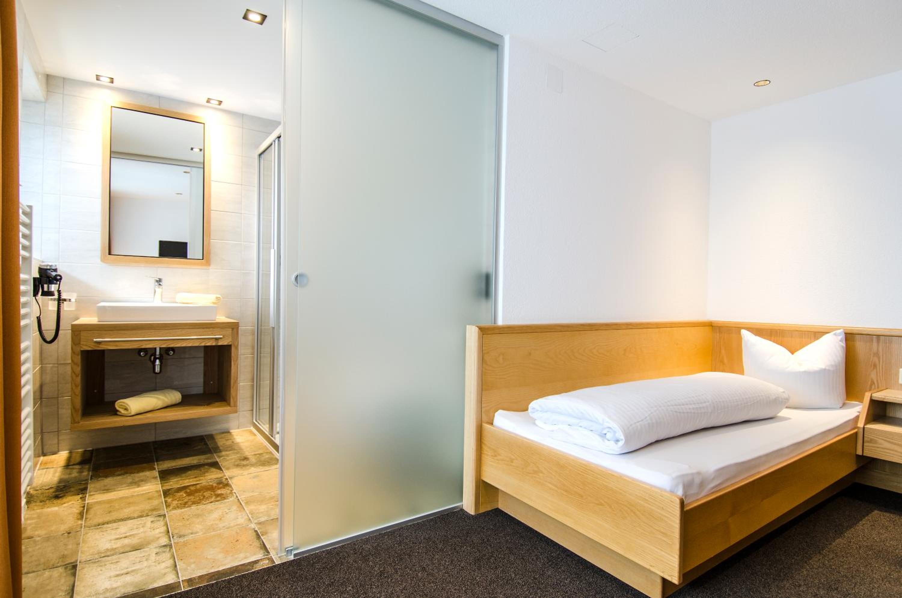 Single Room with Balcony photo 3