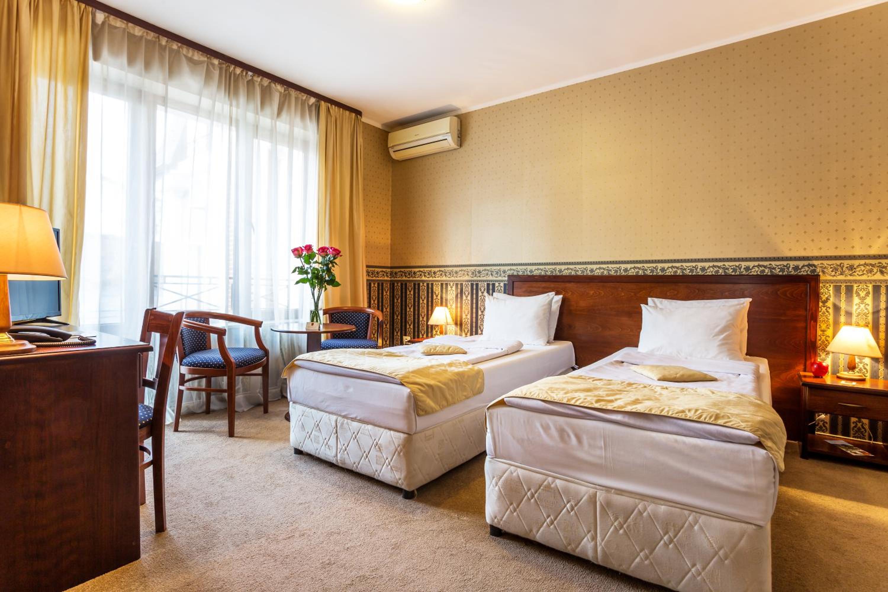 Double or Twin Room - Photo 7
