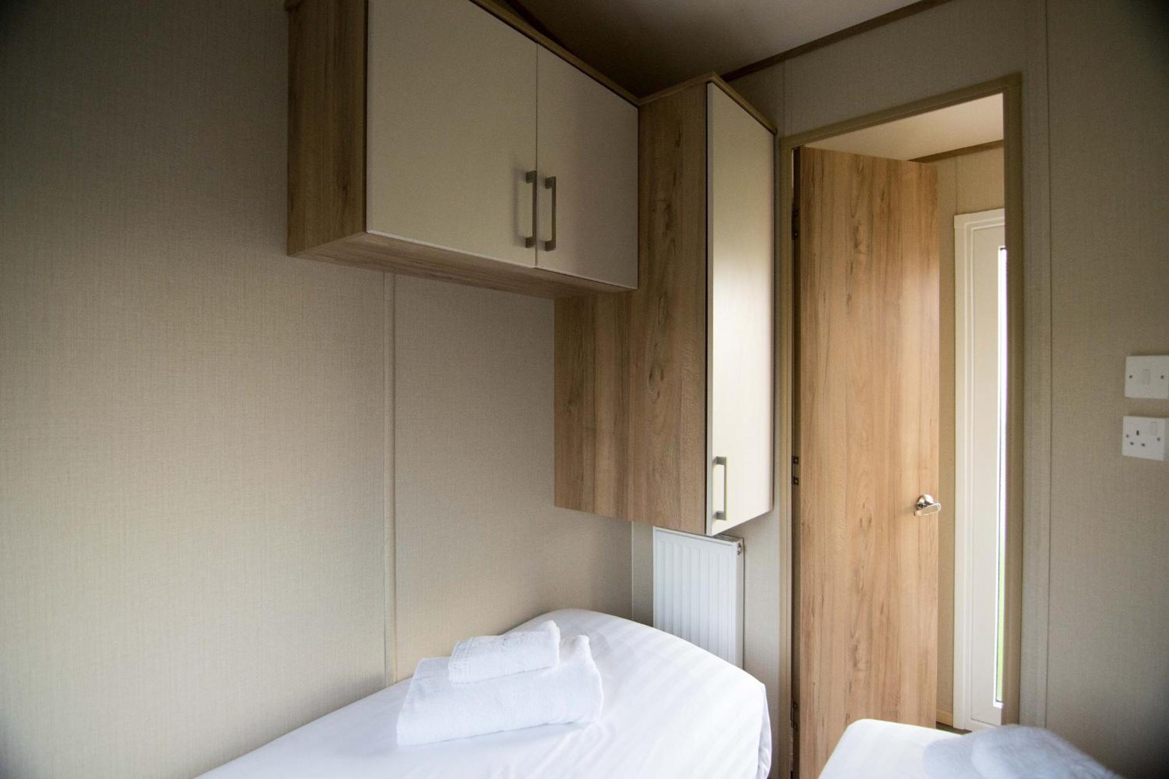 4 Berth Comfort Caravan Pet Free photo 1