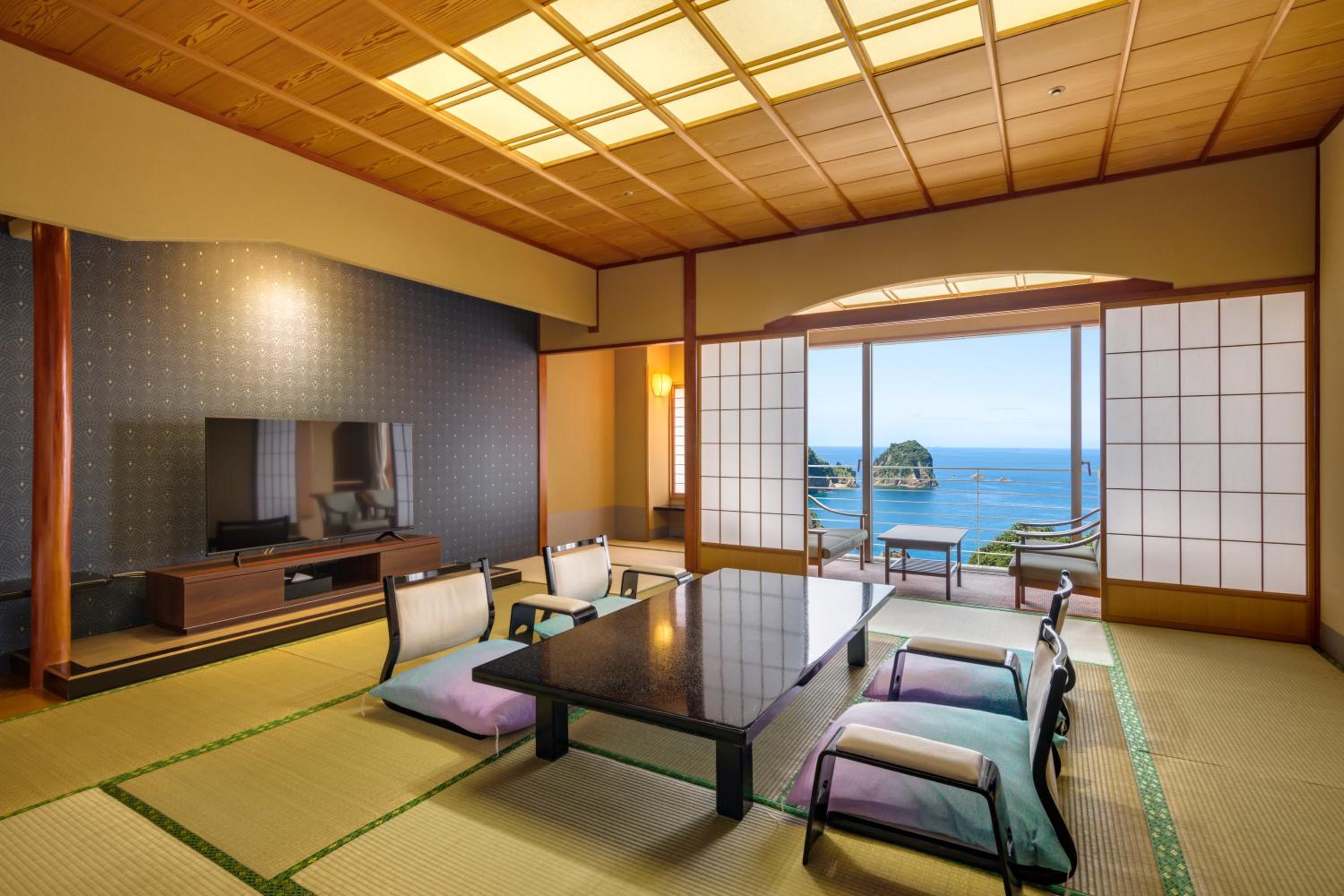 Japanese-Style Quadruple Room