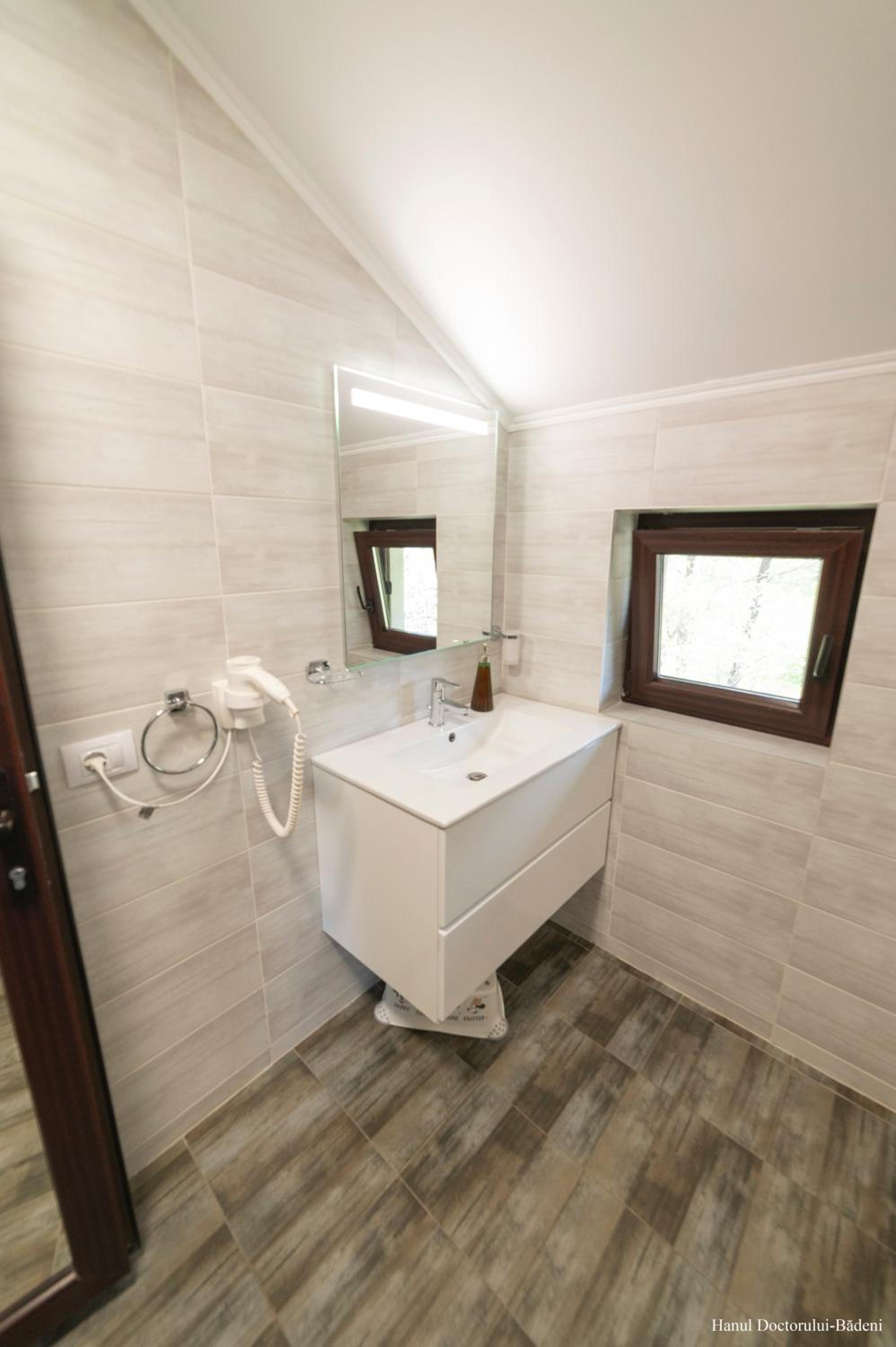 Three-Bedroom House photo 3