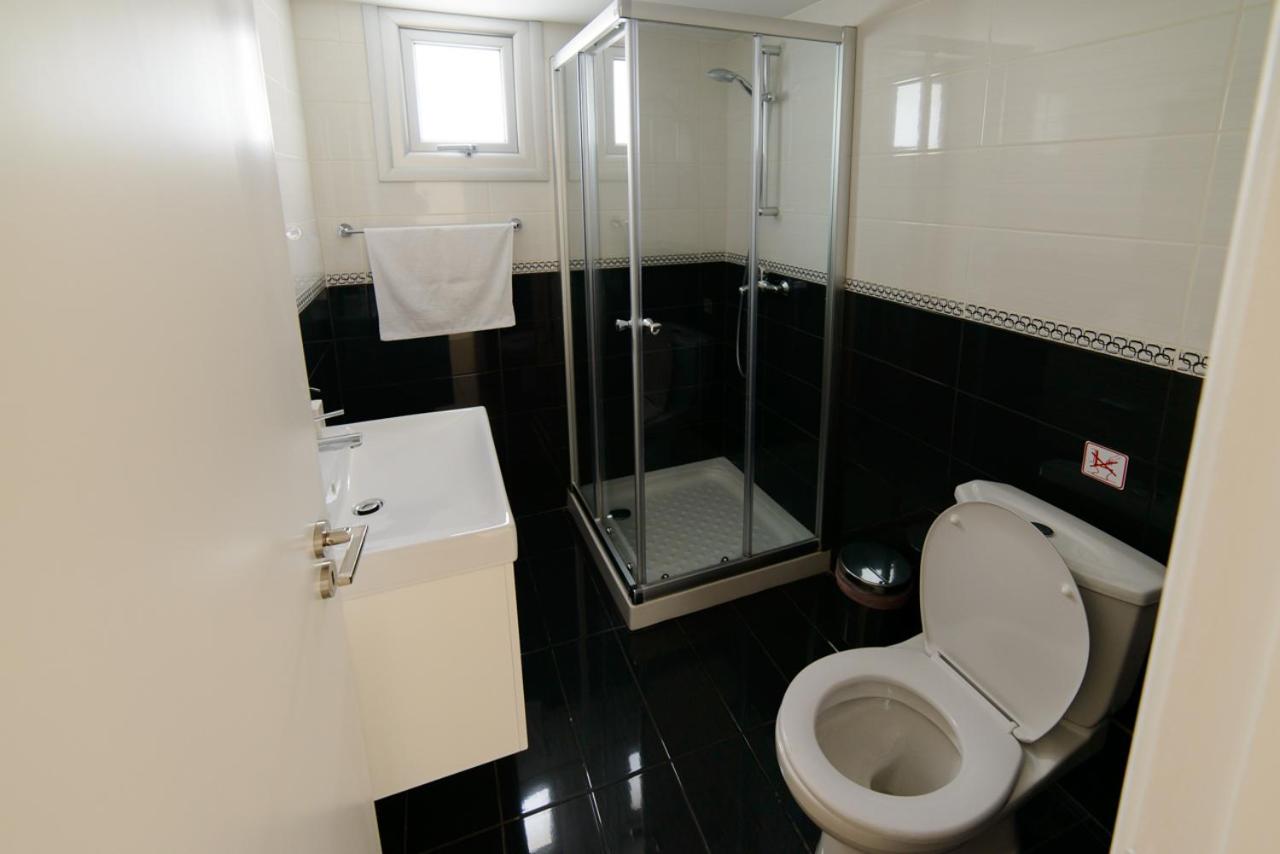 Two-Bedroom Apartment photo 3