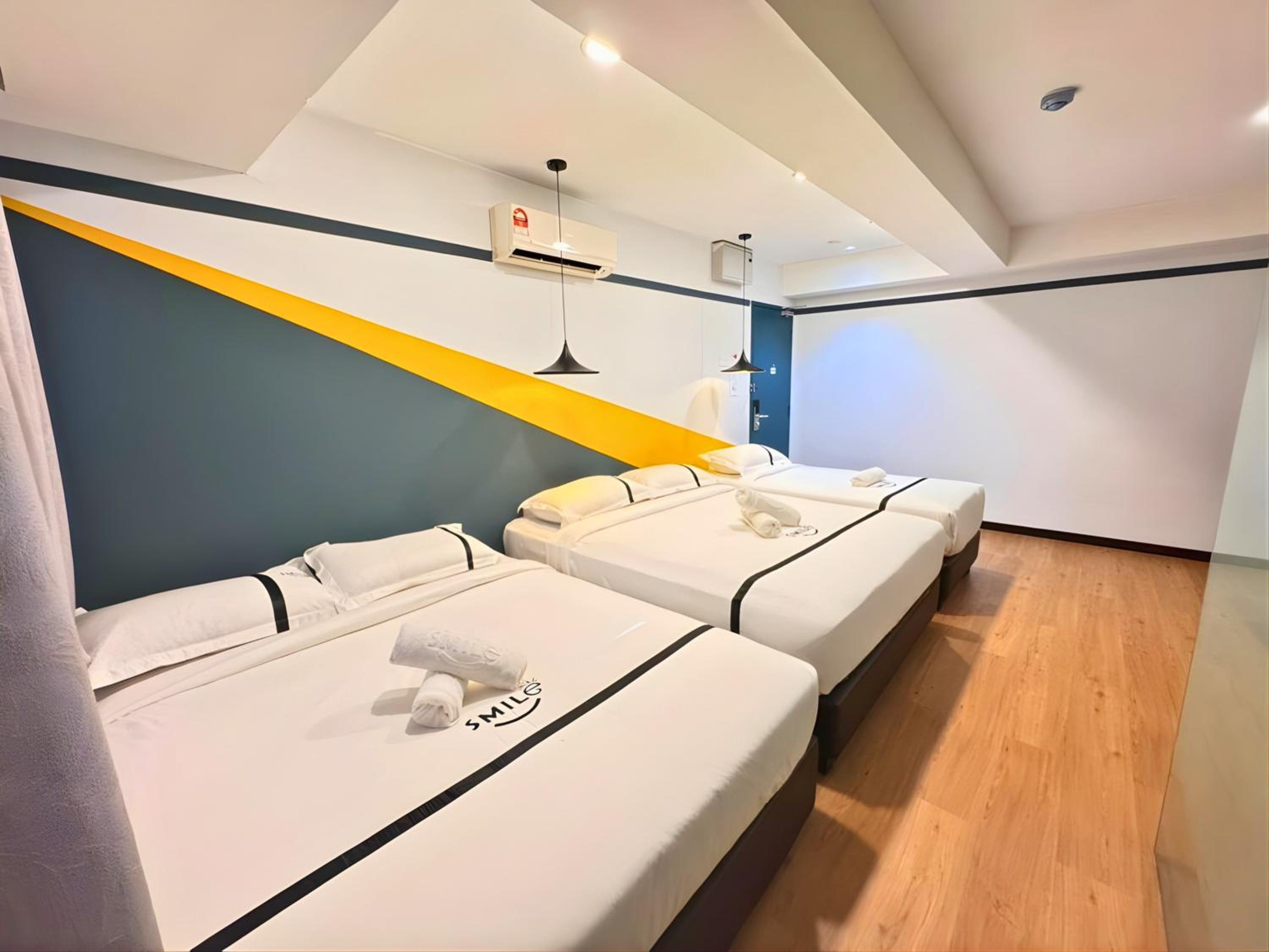 Superior Family Room photo 3