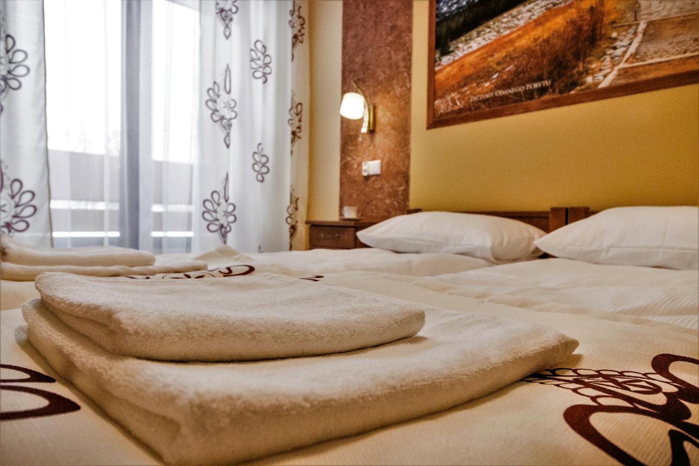 Large Double Room - Photo 12