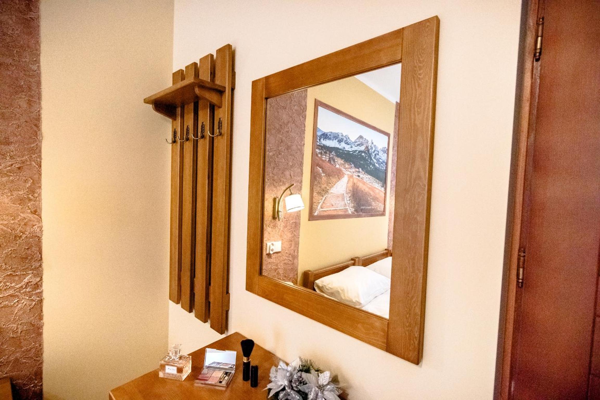 Large Double Room - Photo 17