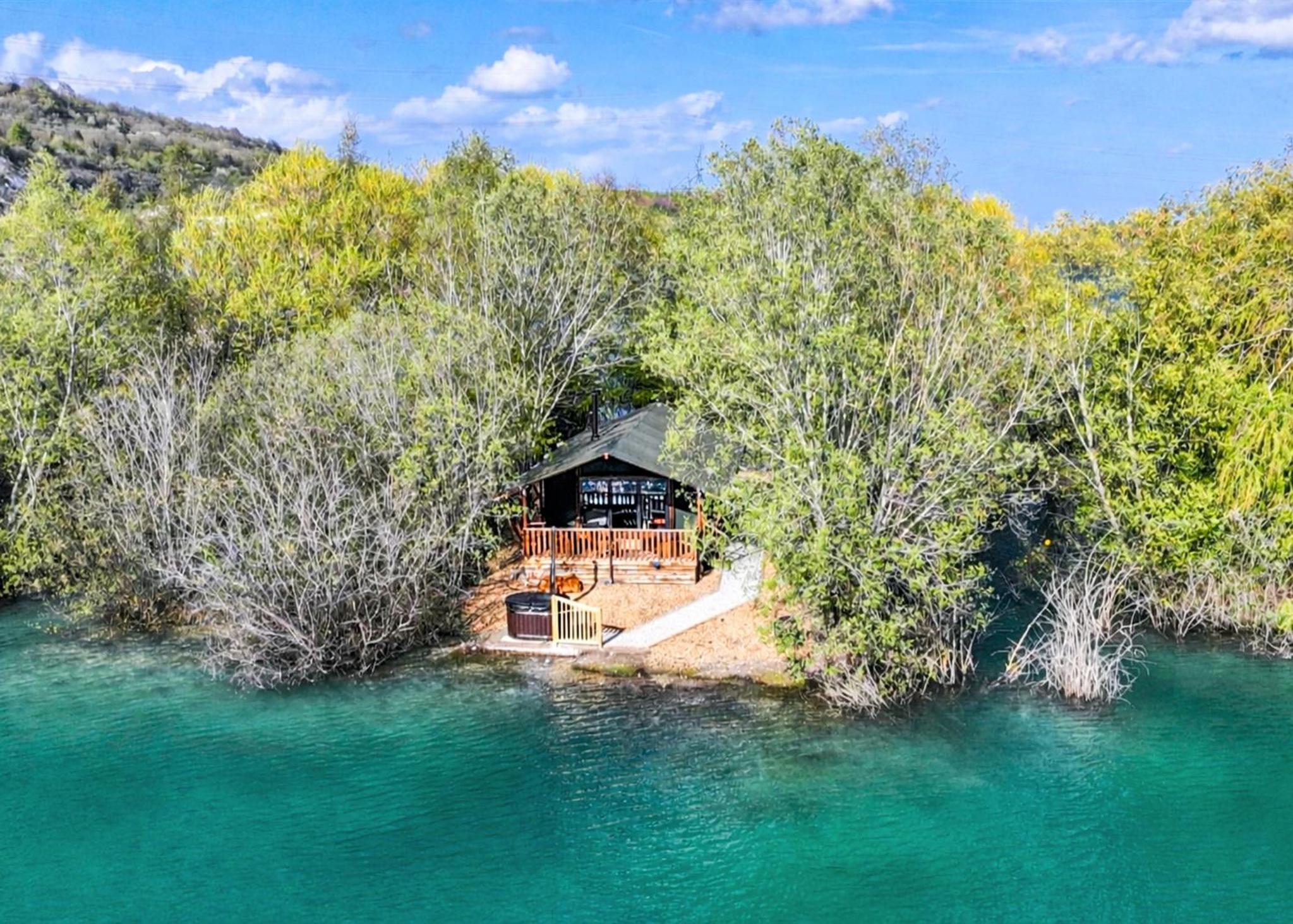 Three-Bedroom Chalet photo 2