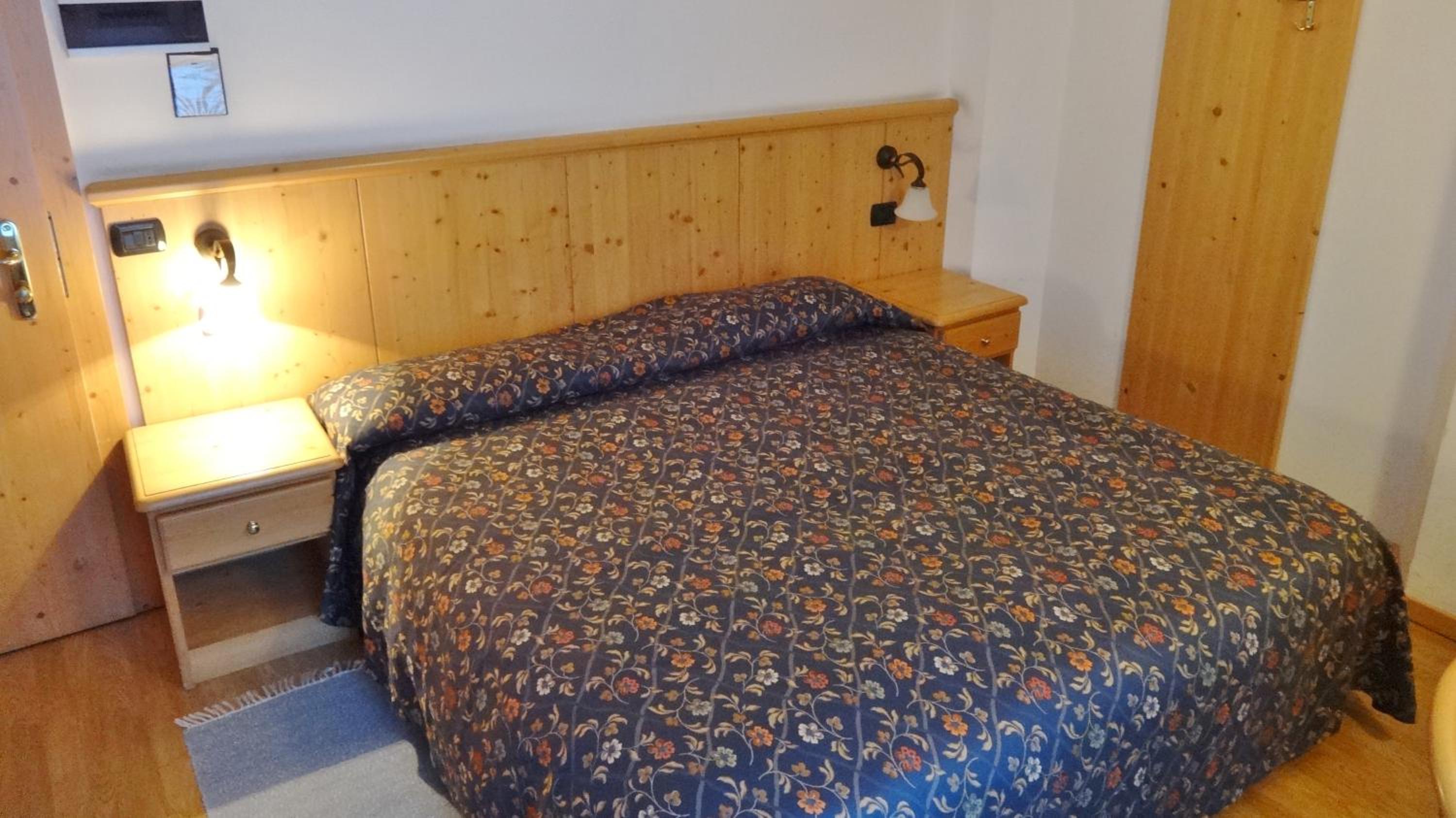 Standard Double Room - Photo 6