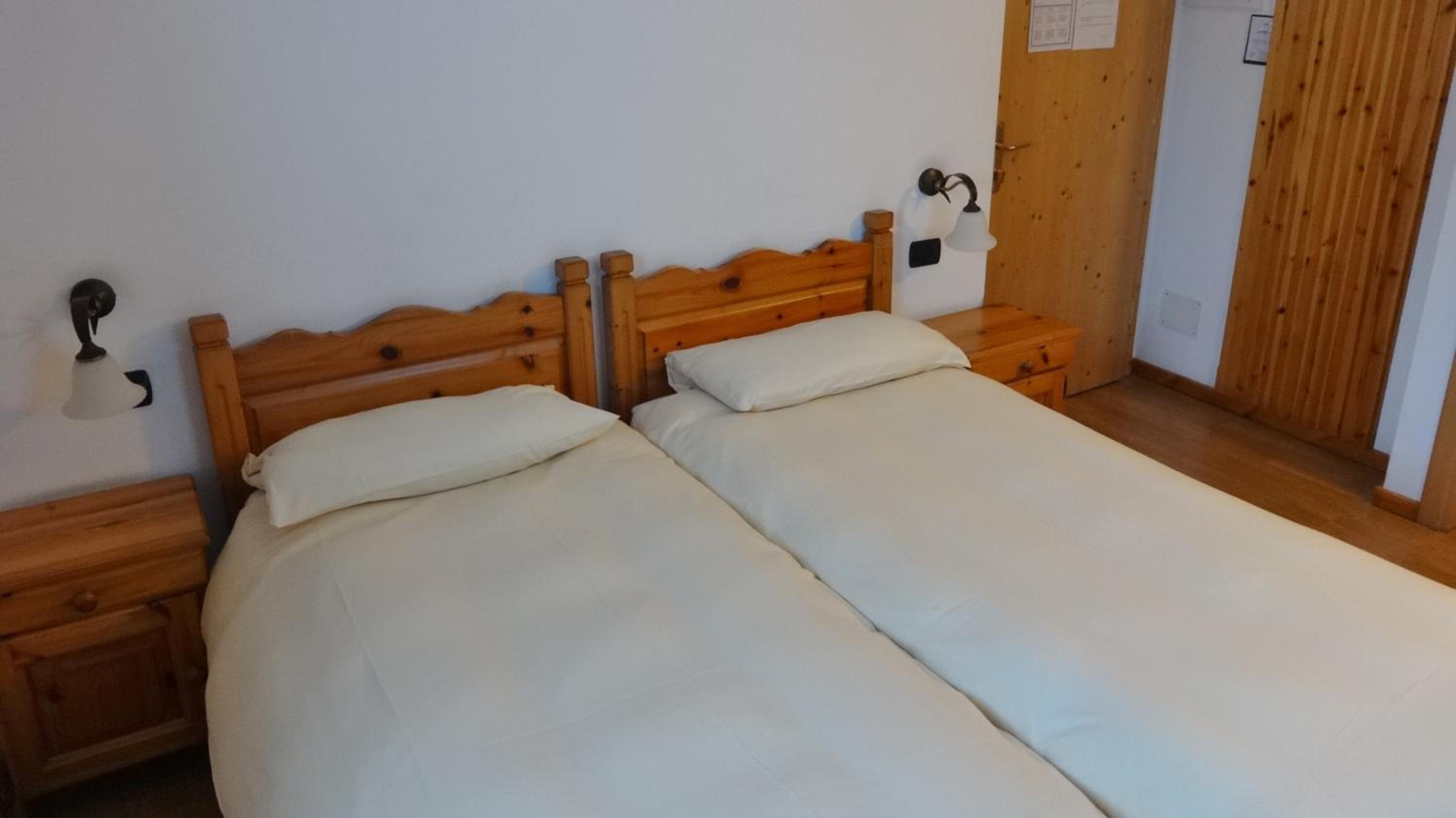 Standard Double Room - Photo 3
