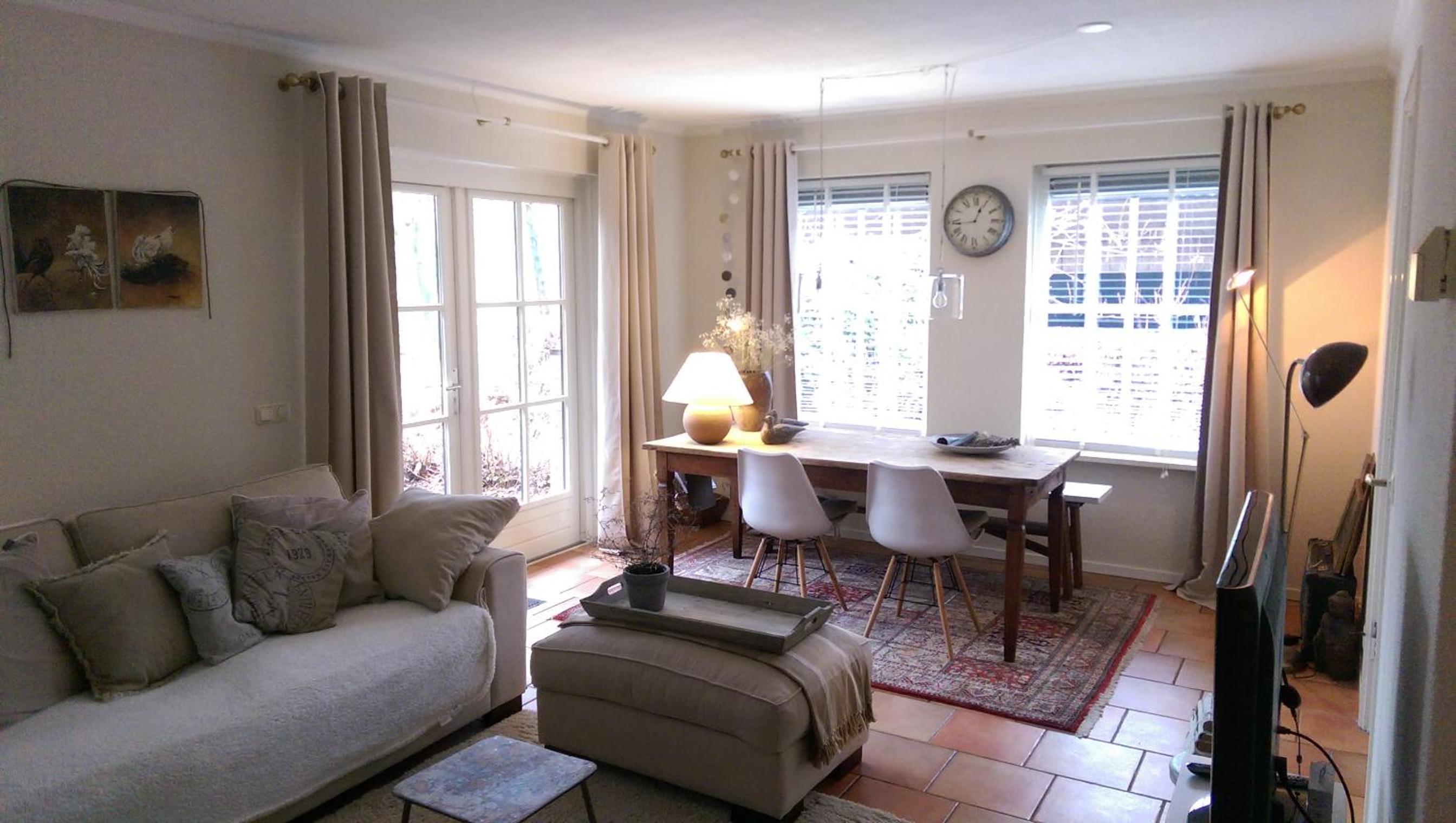 One-Bedroom House photo 1