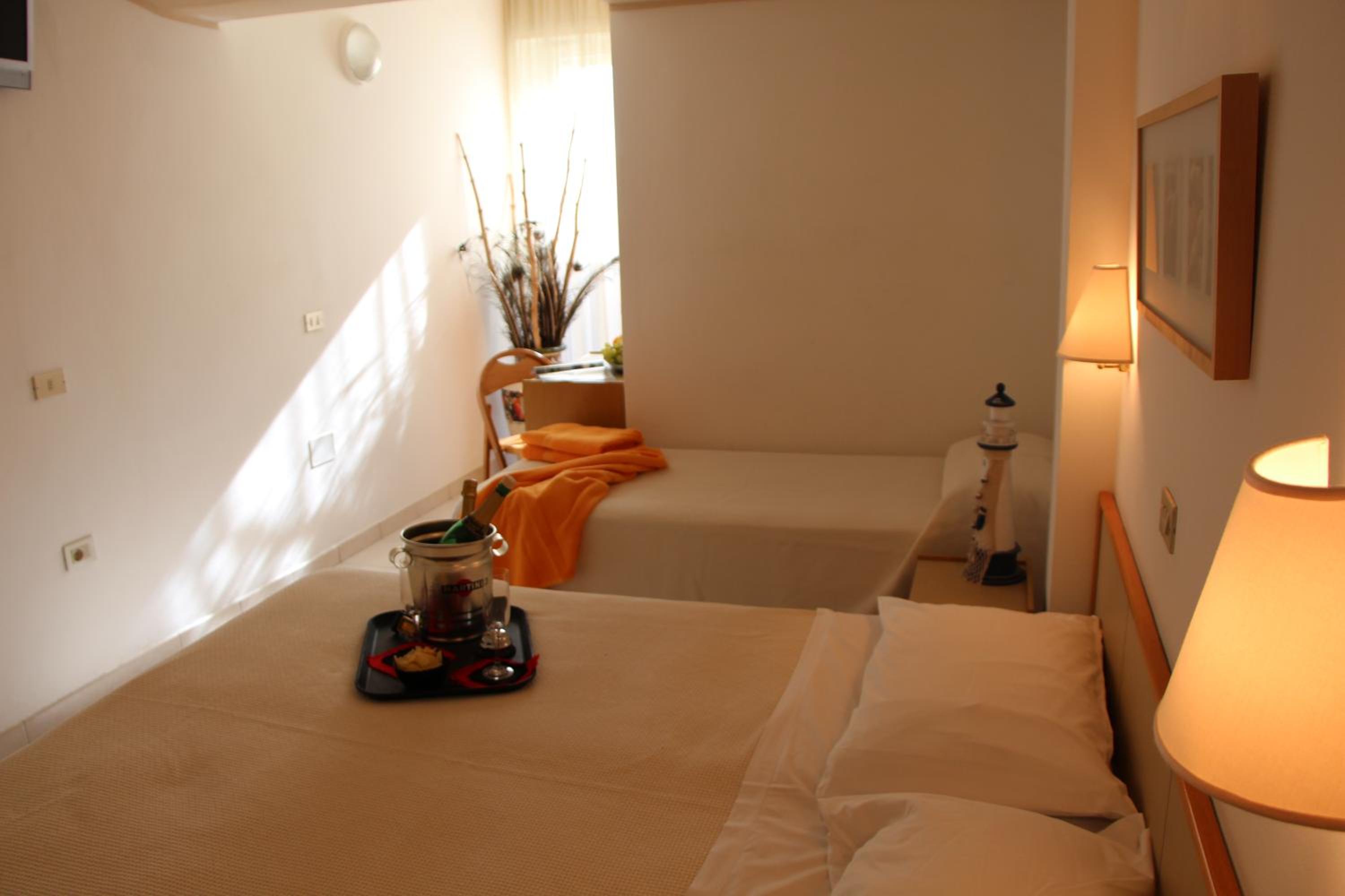 Triple Room photo 3