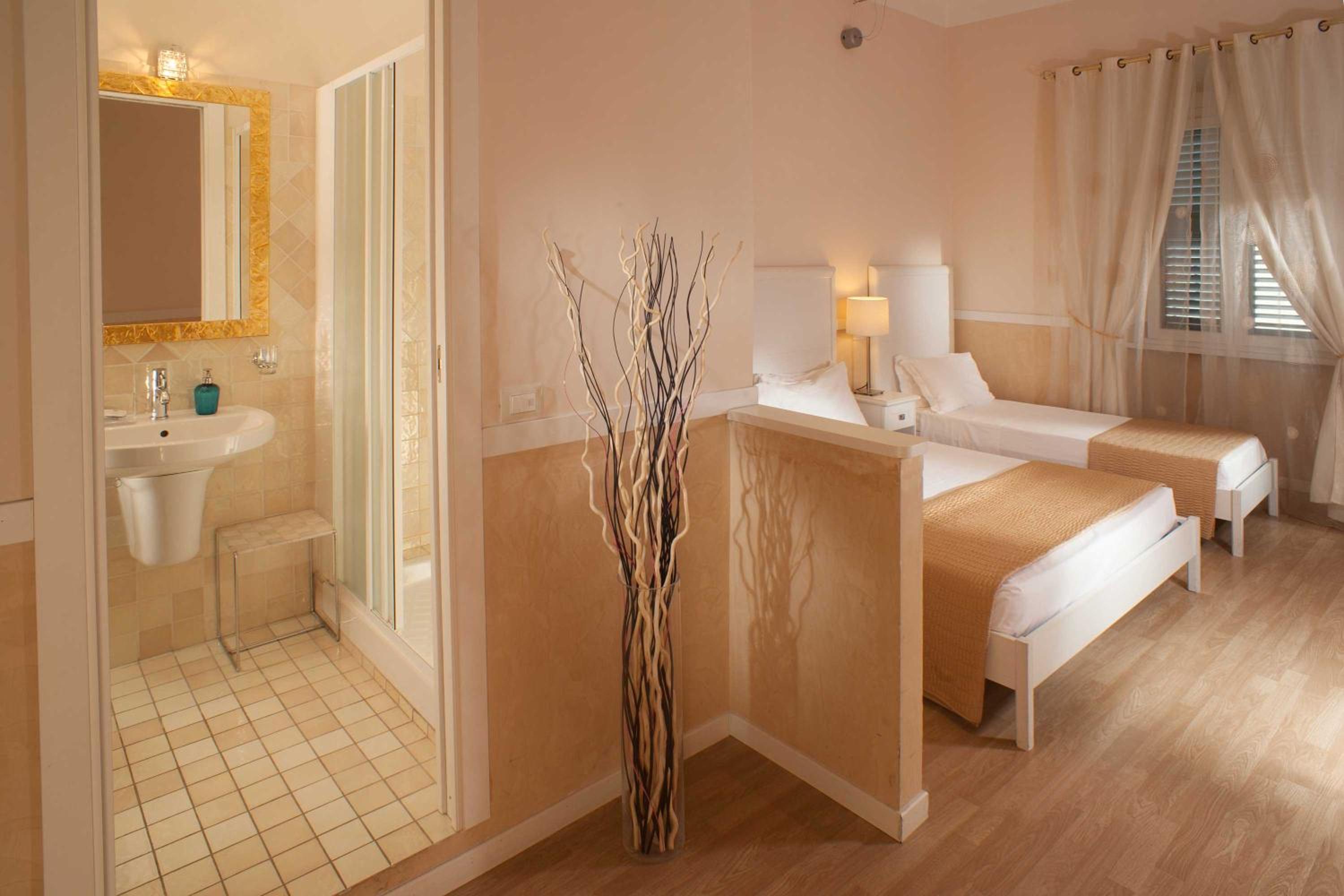 Superior Triple Room photo 3