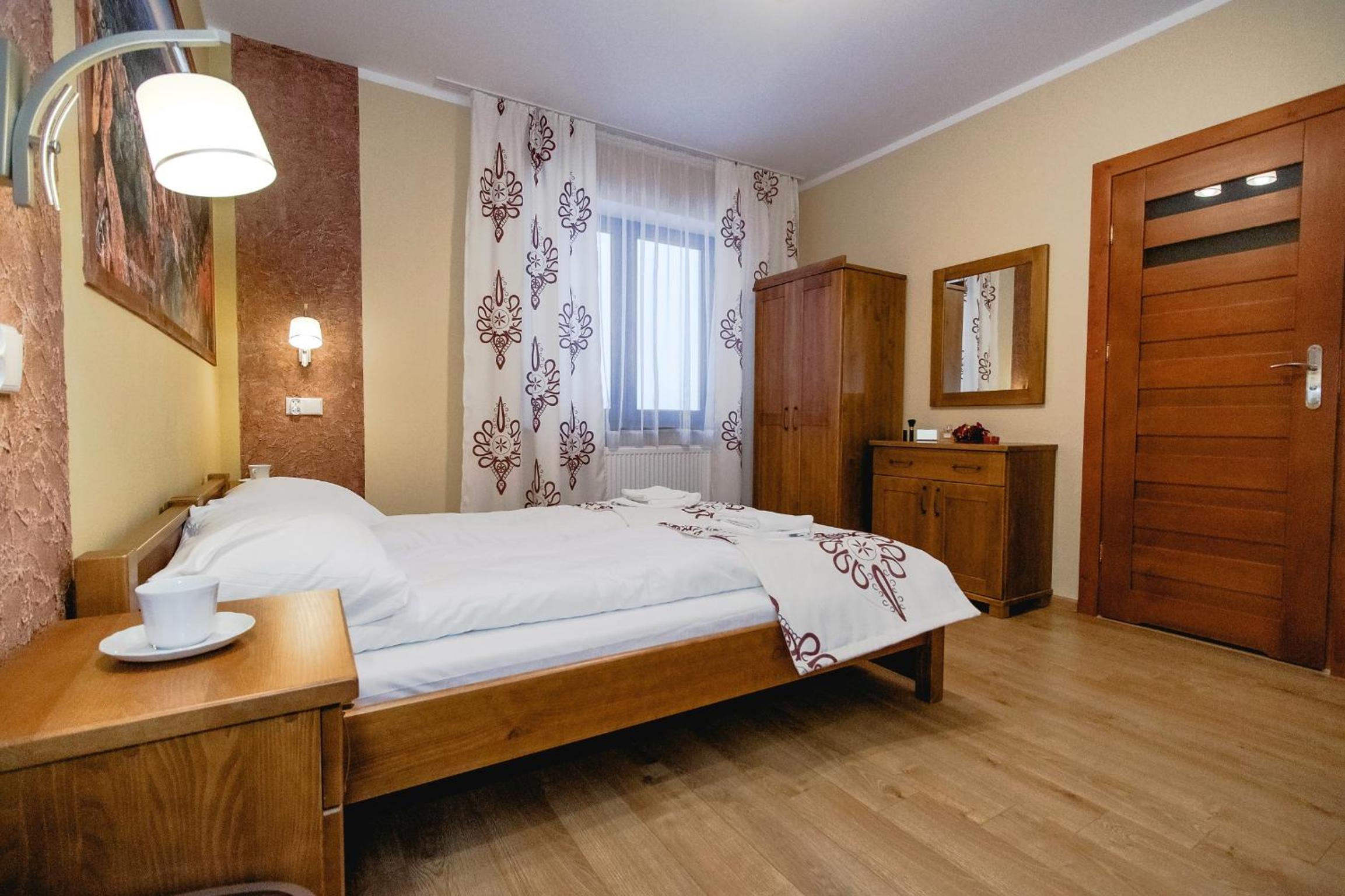 Double Room - Photo 10