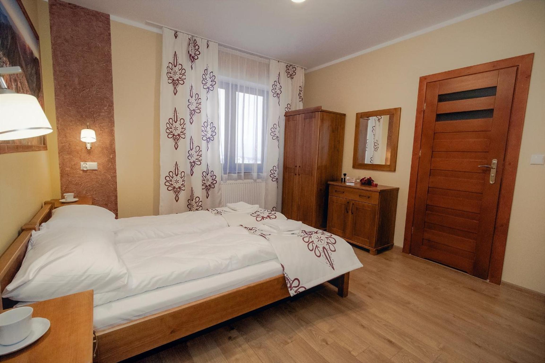 Double Room - Photo 13
