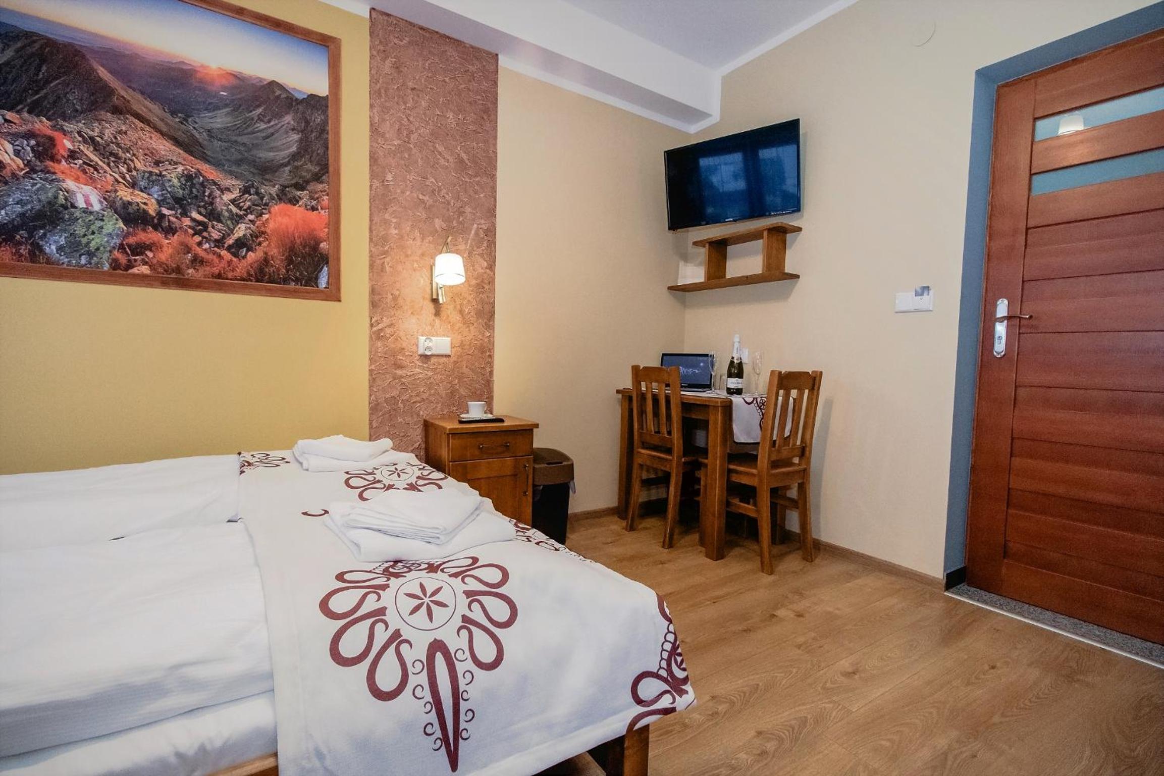 Large Double Room - Photo 29