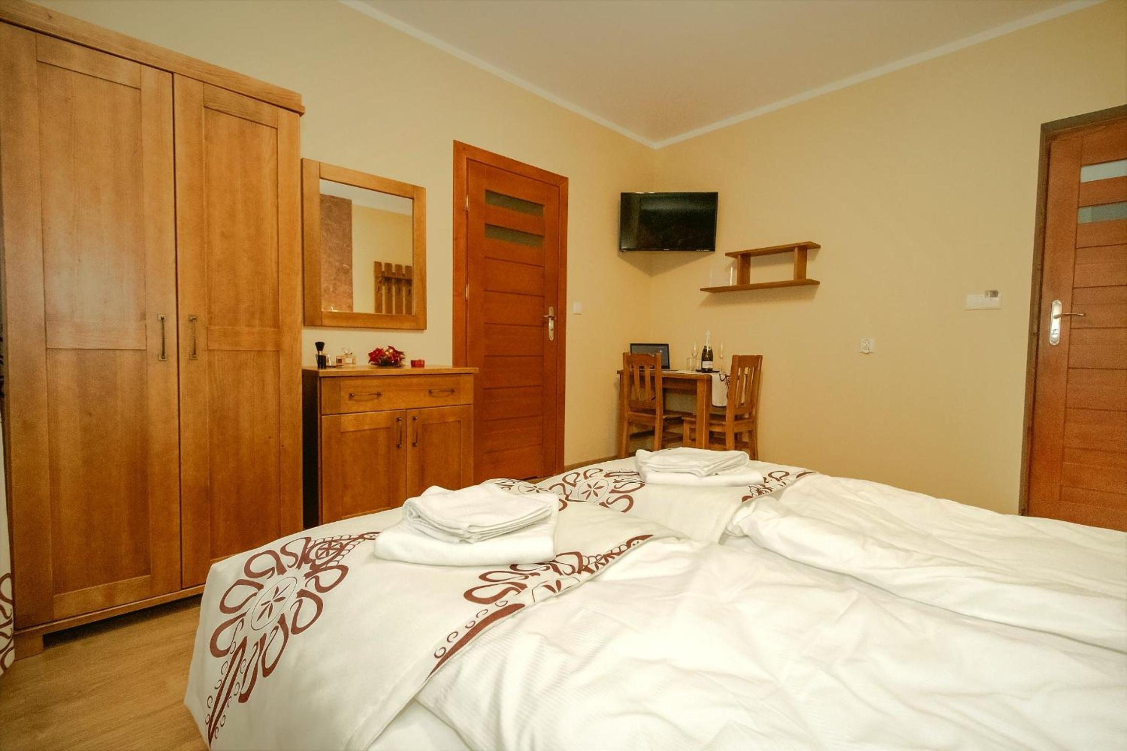 Double Room - Photo 14