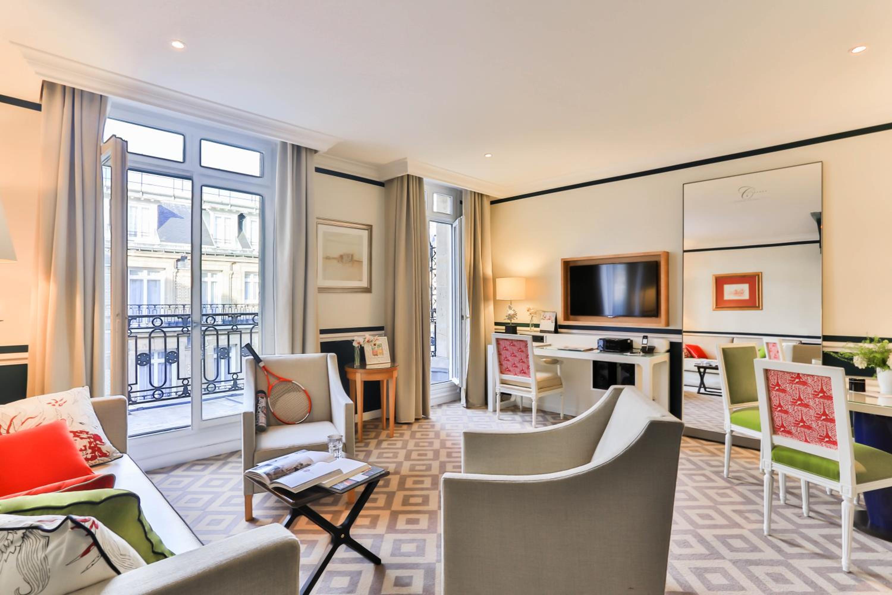 One Bedroom Deluxe Suite with Patio View