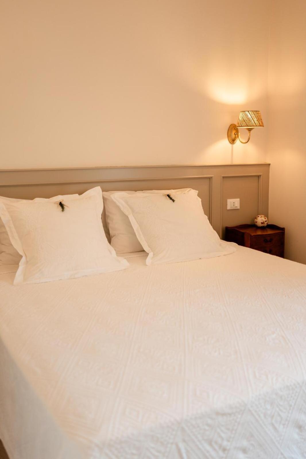 Deluxe Suite with Spa Bath photo 1