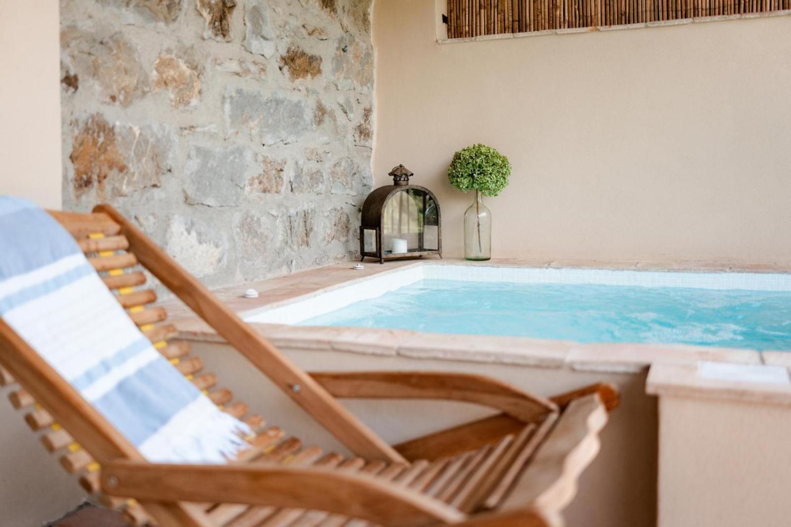 Deluxe Suite with Spa Bath photo 3