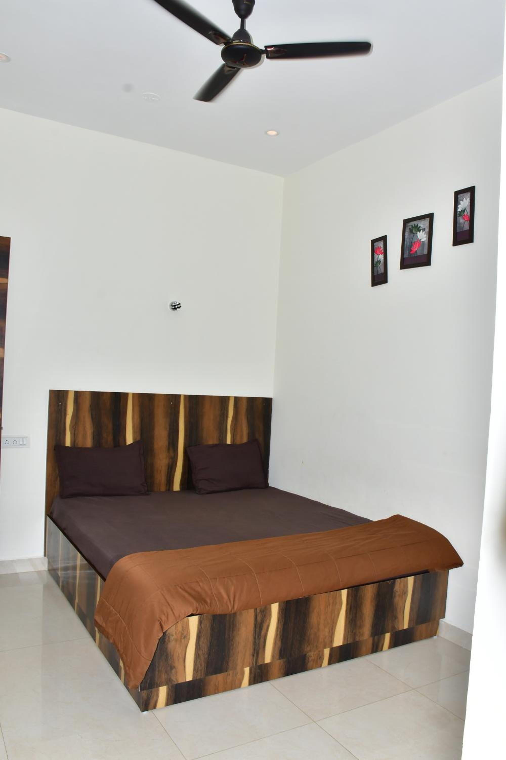 Deluxe Double Room with Bath photo 1