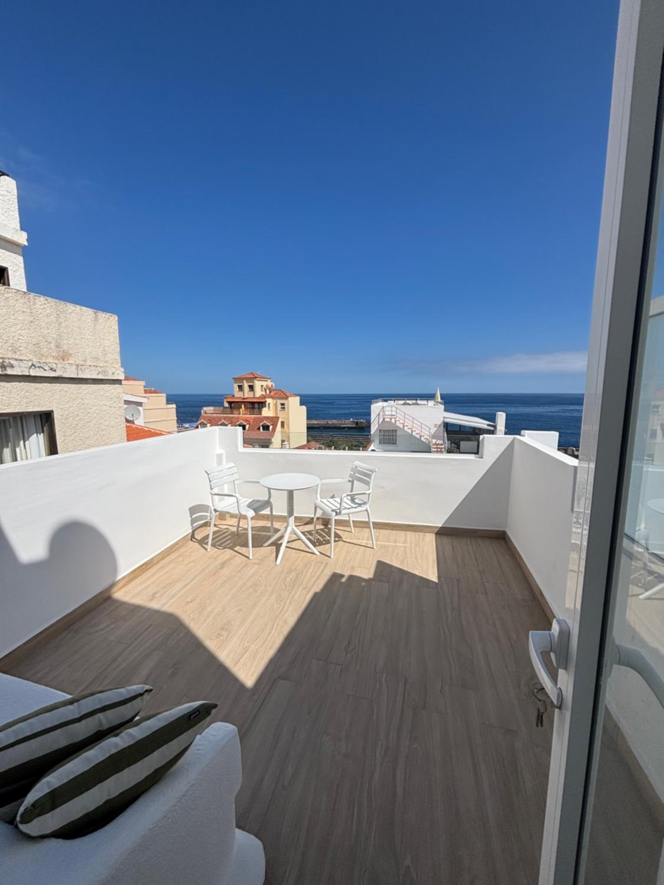 Deluxe Double Room with Balcony and Sea View photo 3