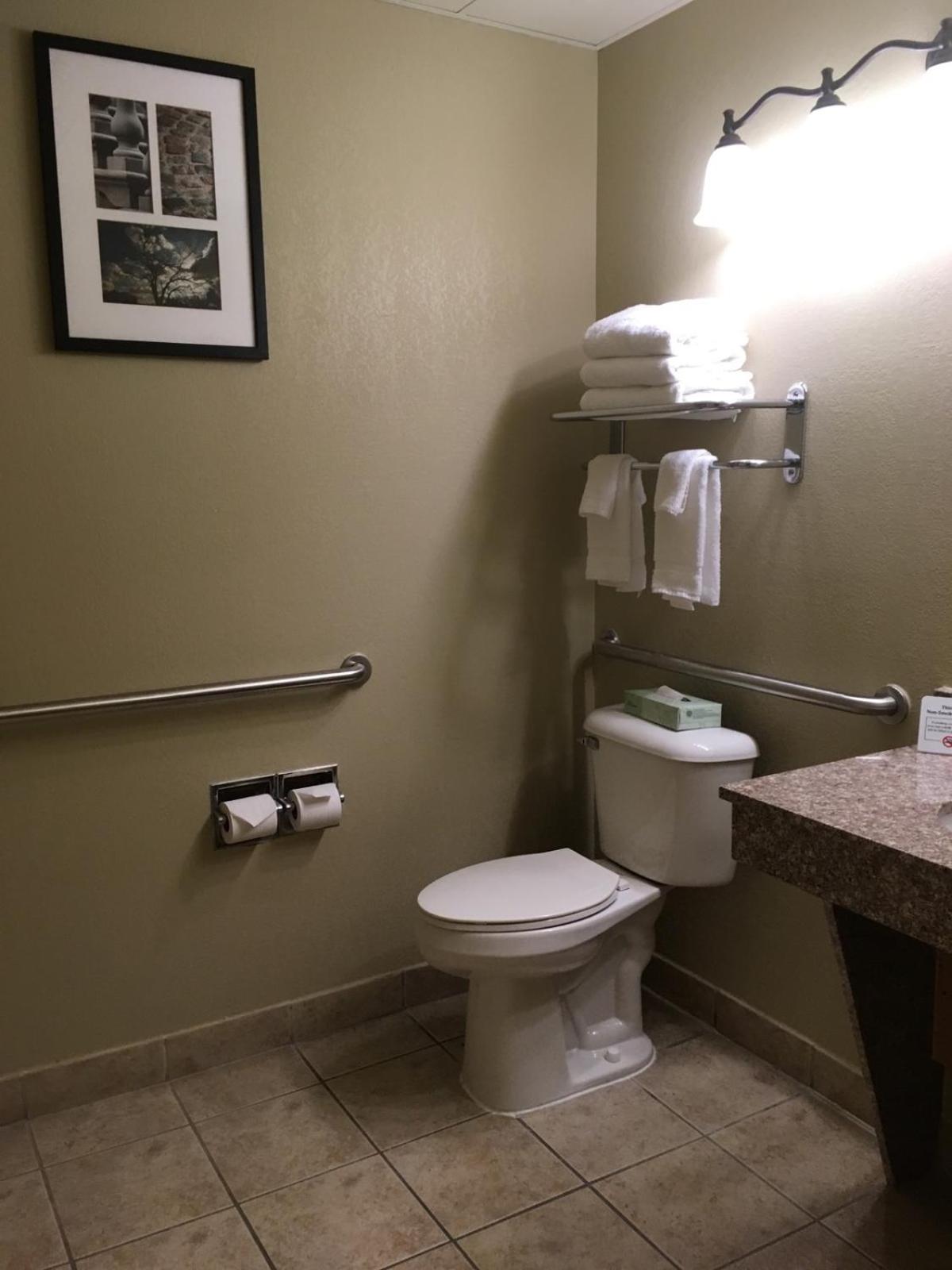 King Room - Disability Access/Non-Smoking - Photo 2